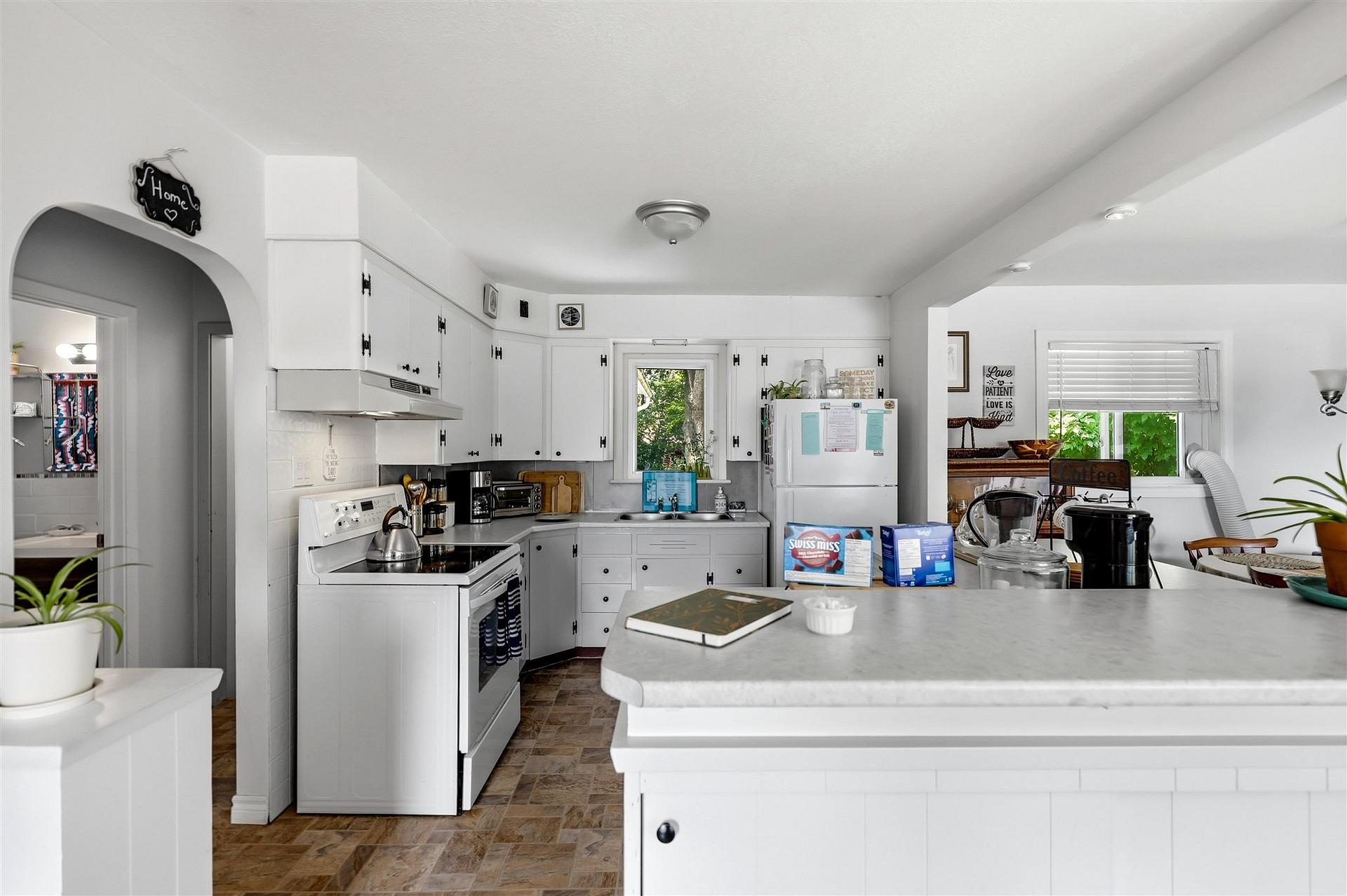Photo 13 of 1750 Queen Street E, Sault Ste Marie, Ward 1 — HOMEH