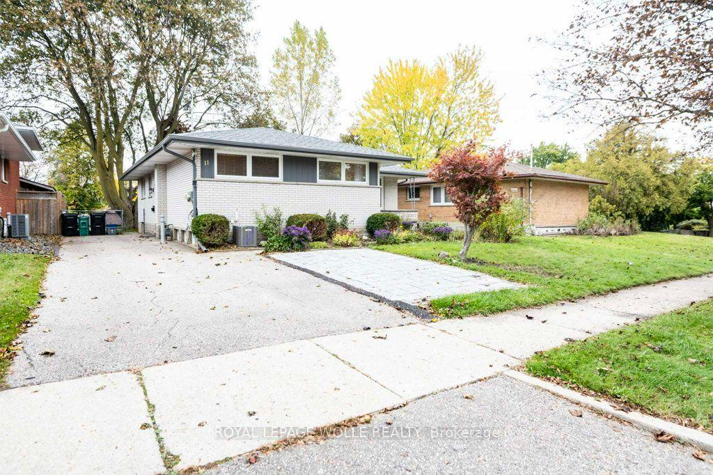 Photo 2 of 11 Duncairn Avenue, Kitchener, Meinzinger — HOMEH