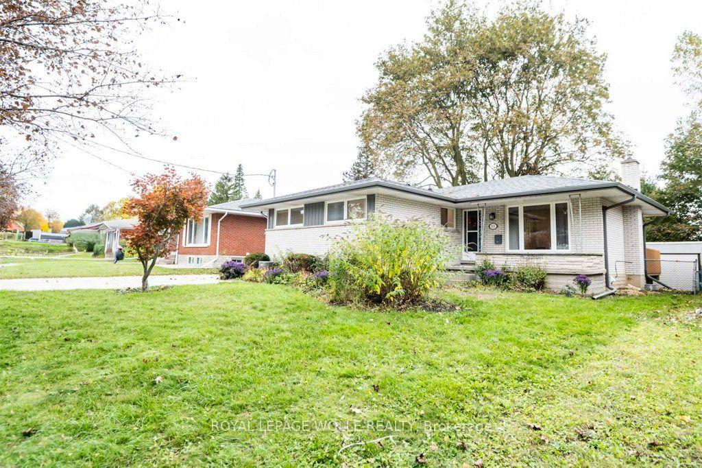 Photo 3 of 11 Duncairn Avenue, Kitchener, Meinzinger — HOMEH