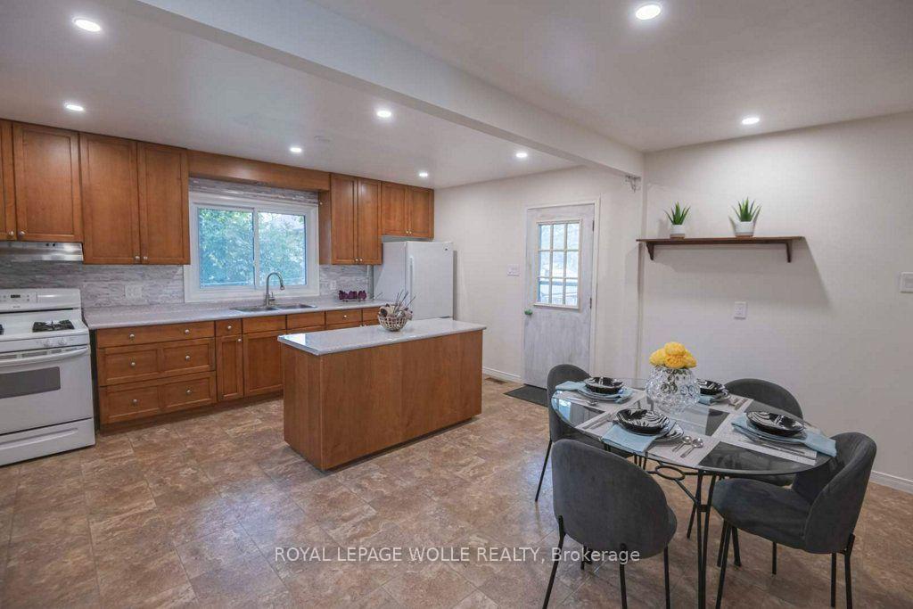 Photo 7 of 11 Duncairn Avenue, Kitchener, Meinzinger — HOMEH