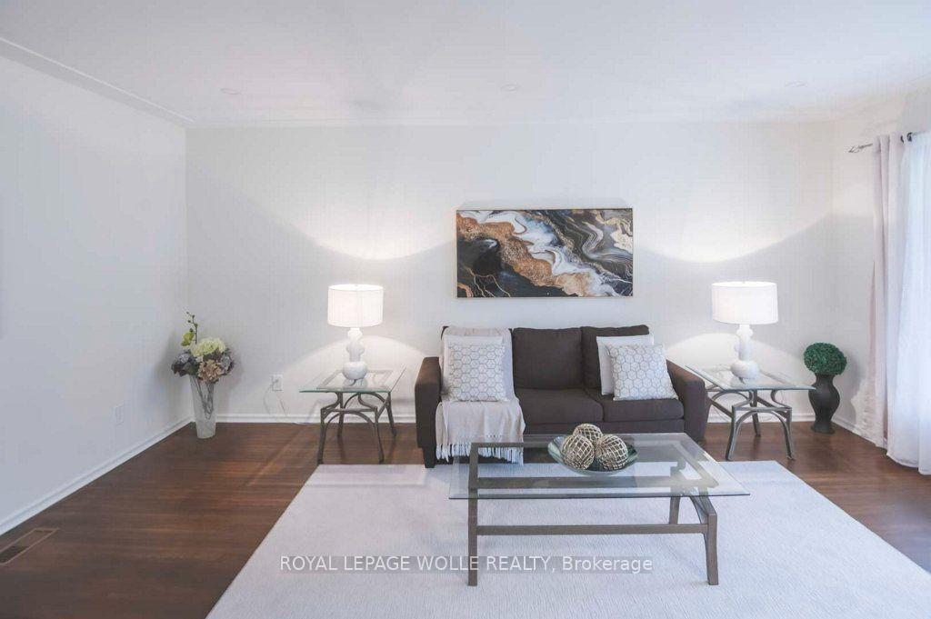 Photo 16 of 11 Duncairn Avenue, Kitchener, Meinzinger — HOMEH