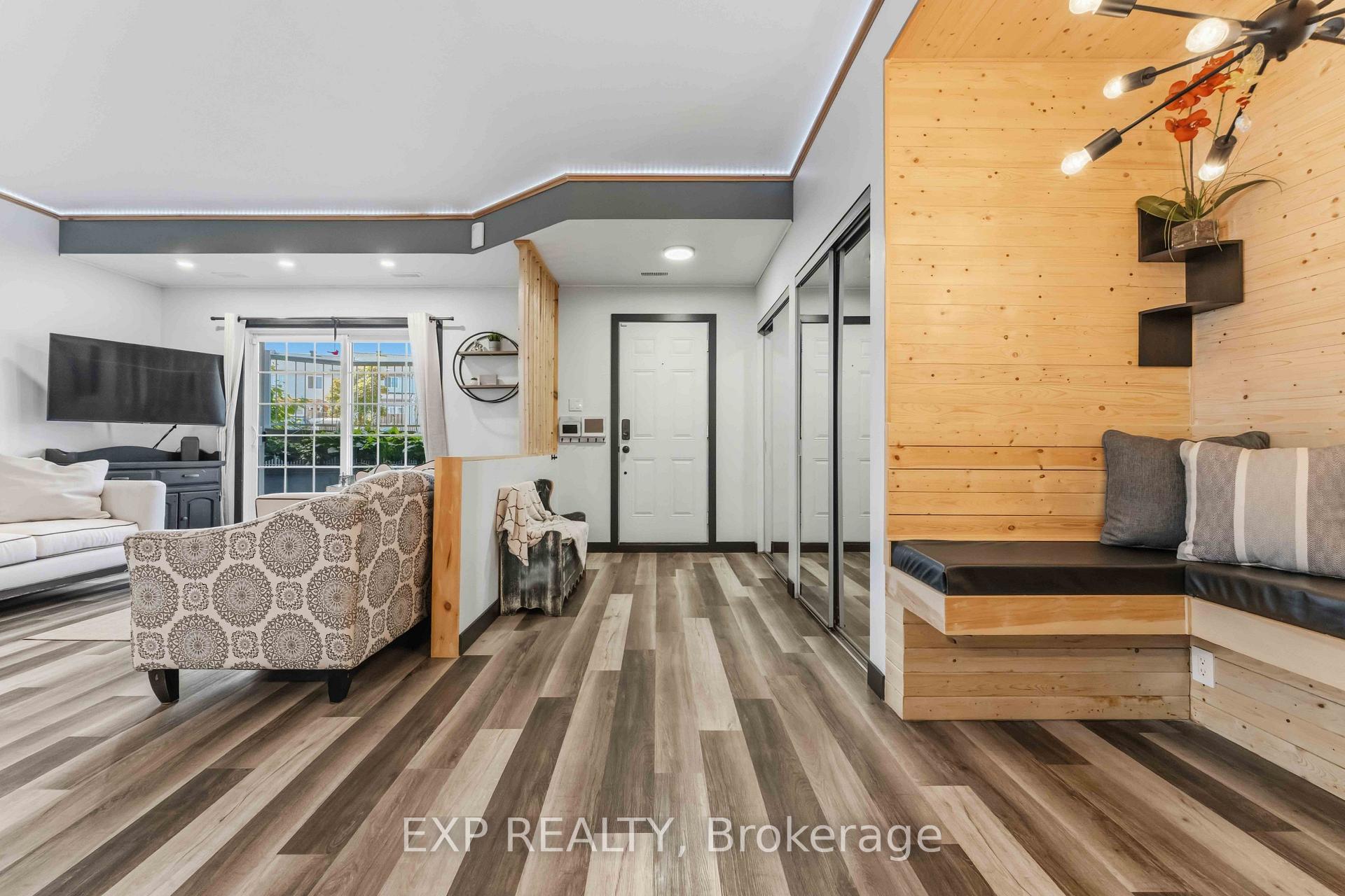 Photo 5 of Unit J, 104 Artesa Private, Ottawa, Kanata - Emerald Meadows/Trailwest — HOMEH