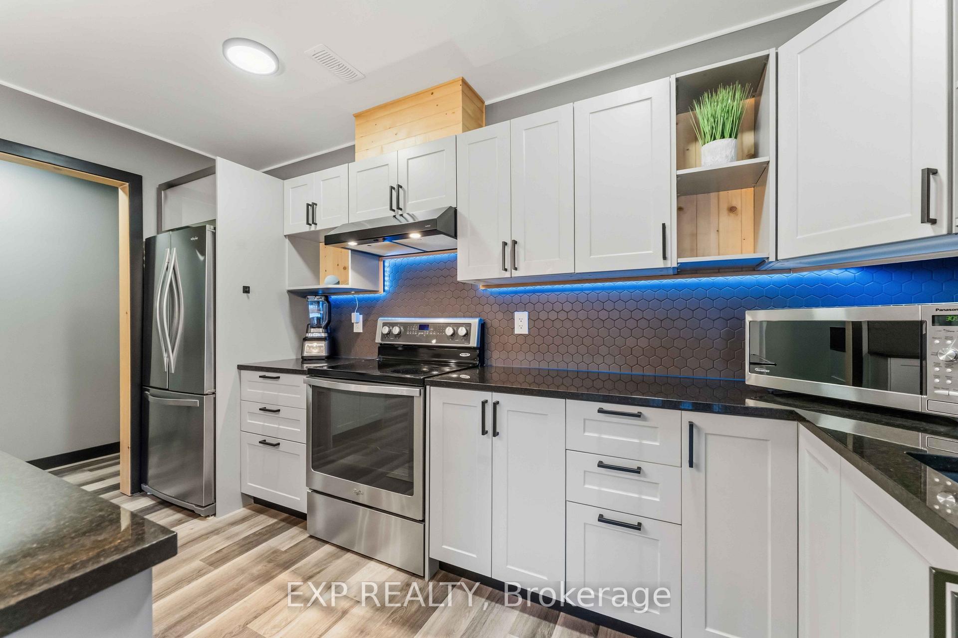 Photo 14 of Unit J, 104 Artesa Private, Ottawa, Kanata - Emerald Meadows/Trailwest — HOMEH