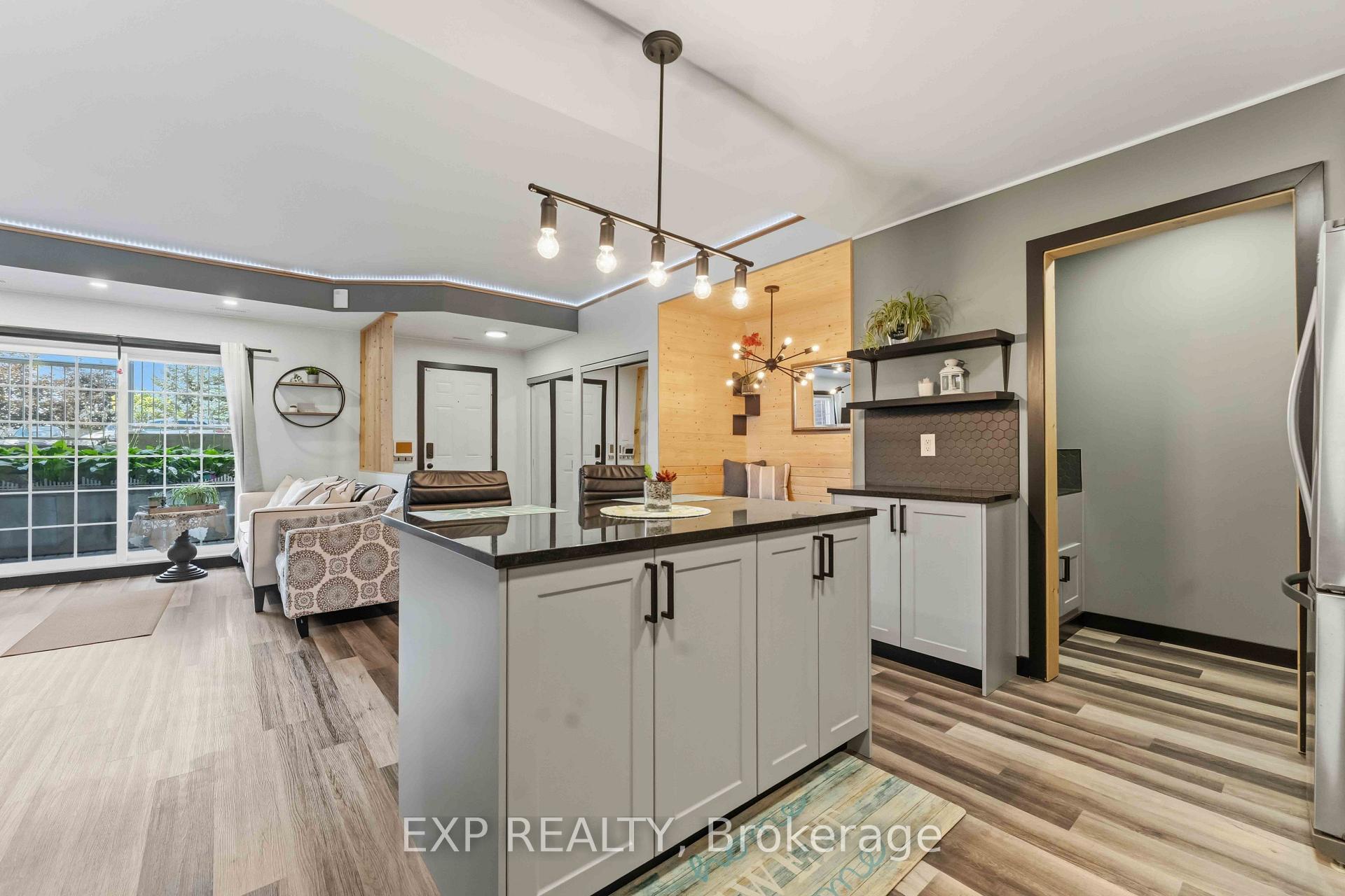 Photo 15 of Unit J, 104 Artesa Private, Ottawa, Kanata - Emerald Meadows/Trailwest — HOMEH
