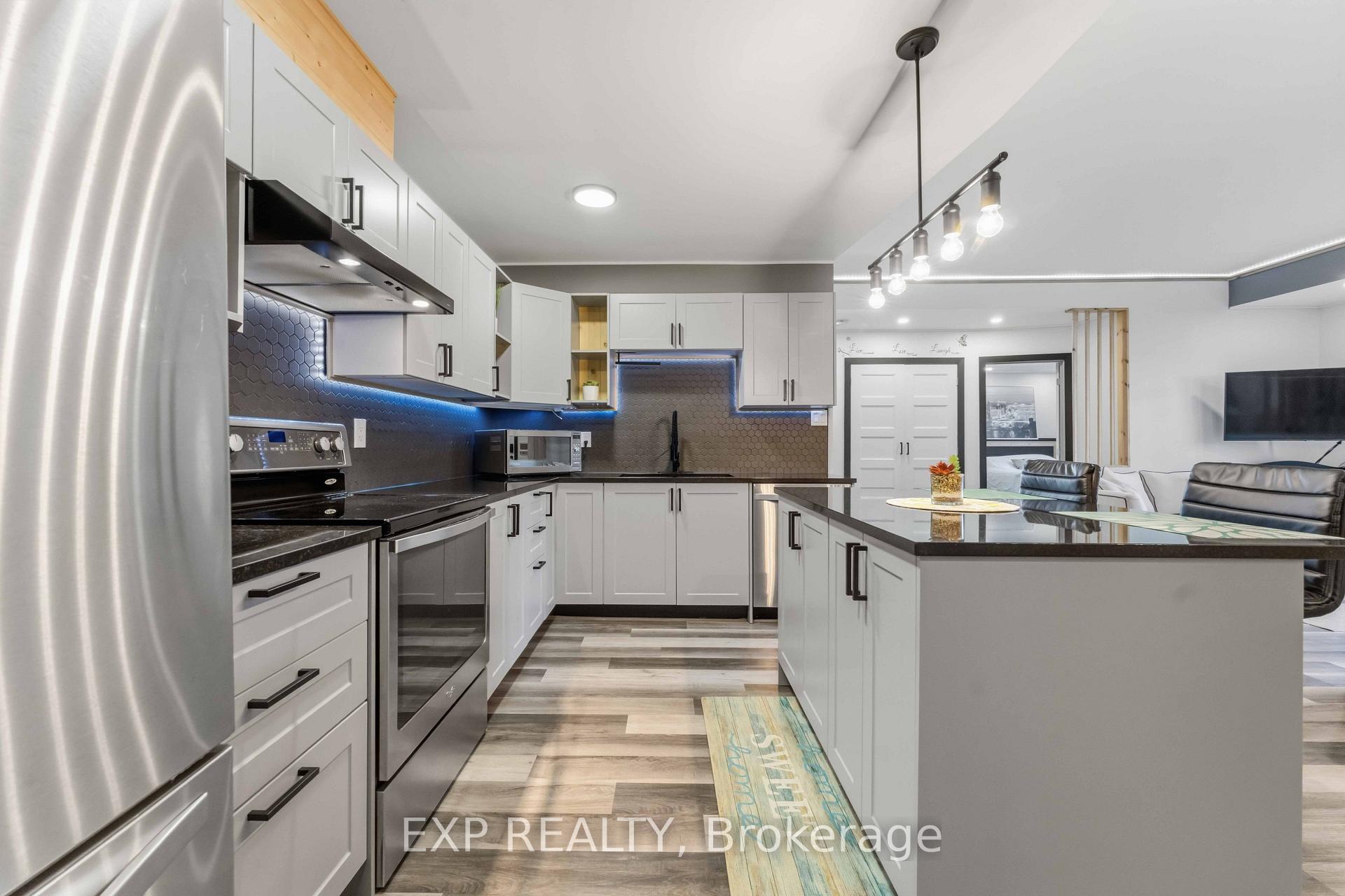 Photo 17 of Unit J, 104 Artesa Private, Ottawa, Kanata - Emerald Meadows/Trailwest — HOMEH