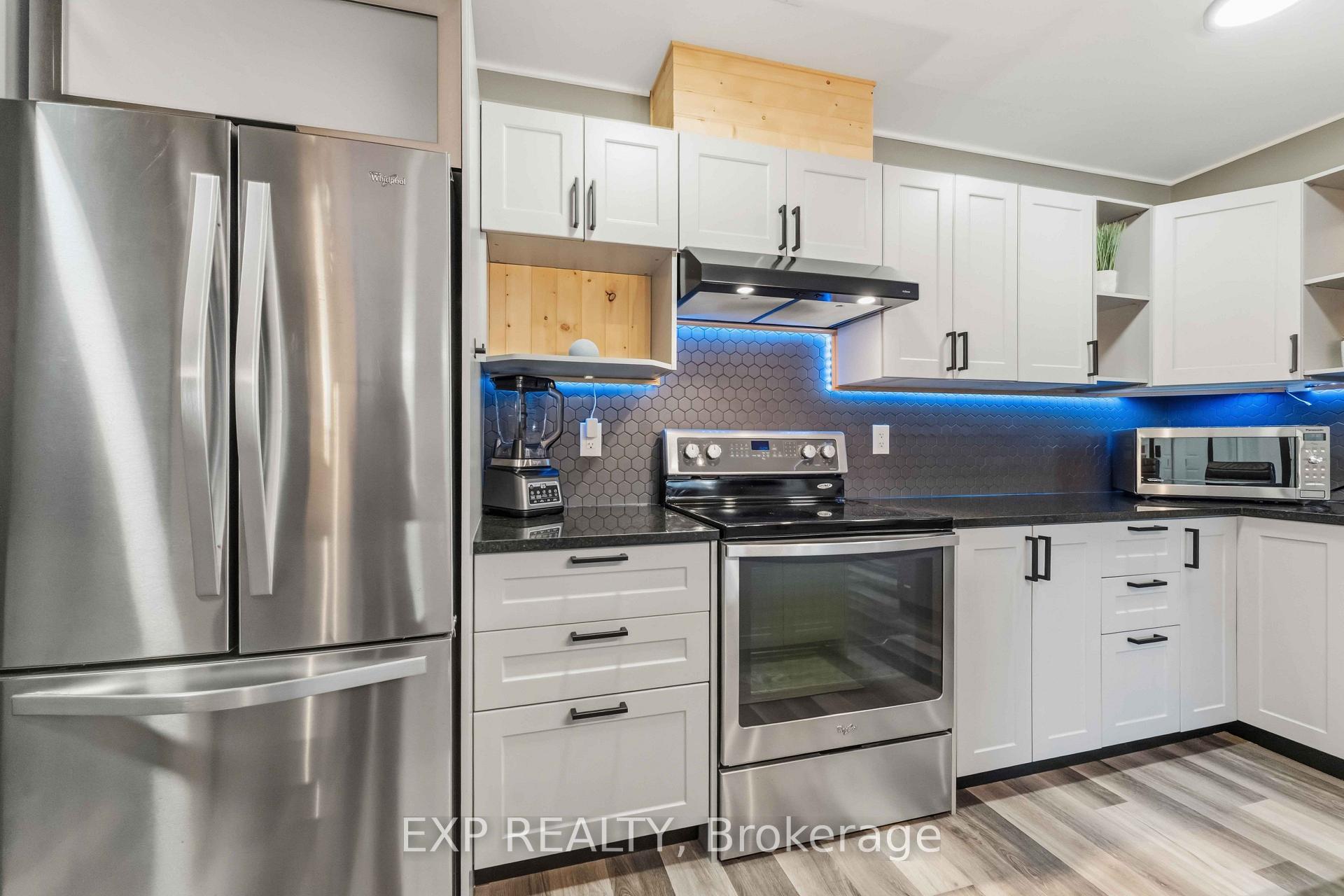 Photo 19 of Unit J, 104 Artesa Private, Ottawa, Kanata - Emerald Meadows/Trailwest — HOMEH