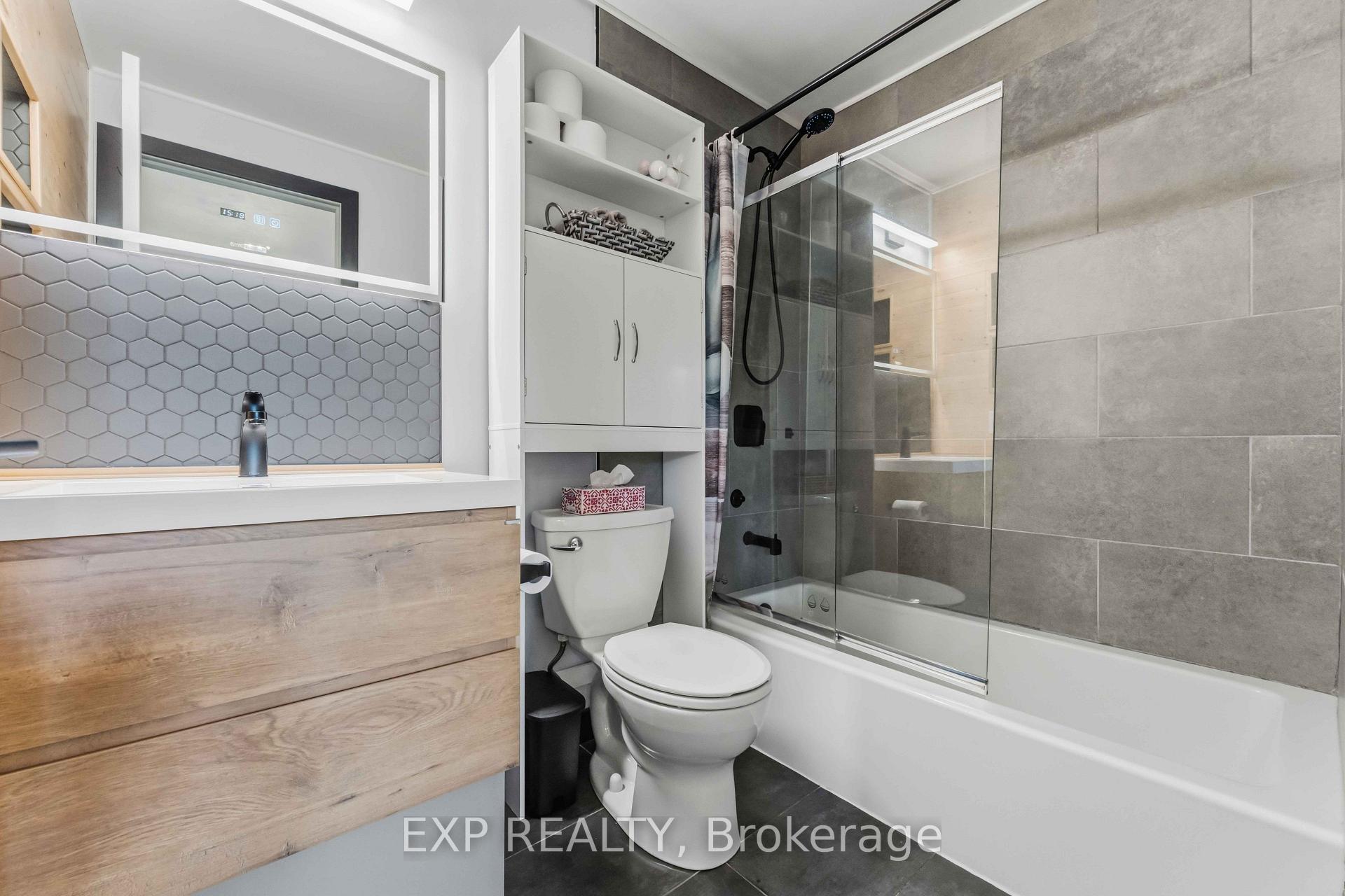 Photo 32 of Unit J, 104 Artesa Private, Ottawa, Kanata - Emerald Meadows/Trailwest — HOMEH