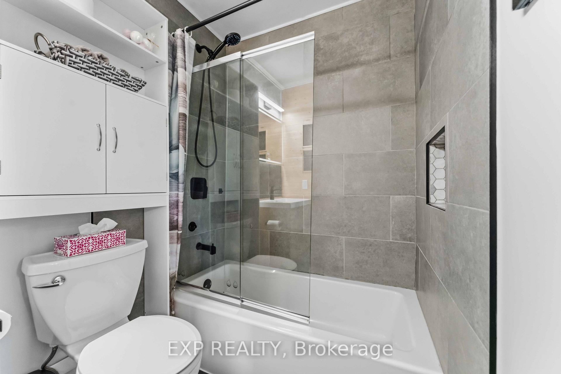 Photo 33 of Unit J, 104 Artesa Private, Ottawa, Kanata - Emerald Meadows/Trailwest — HOMEH