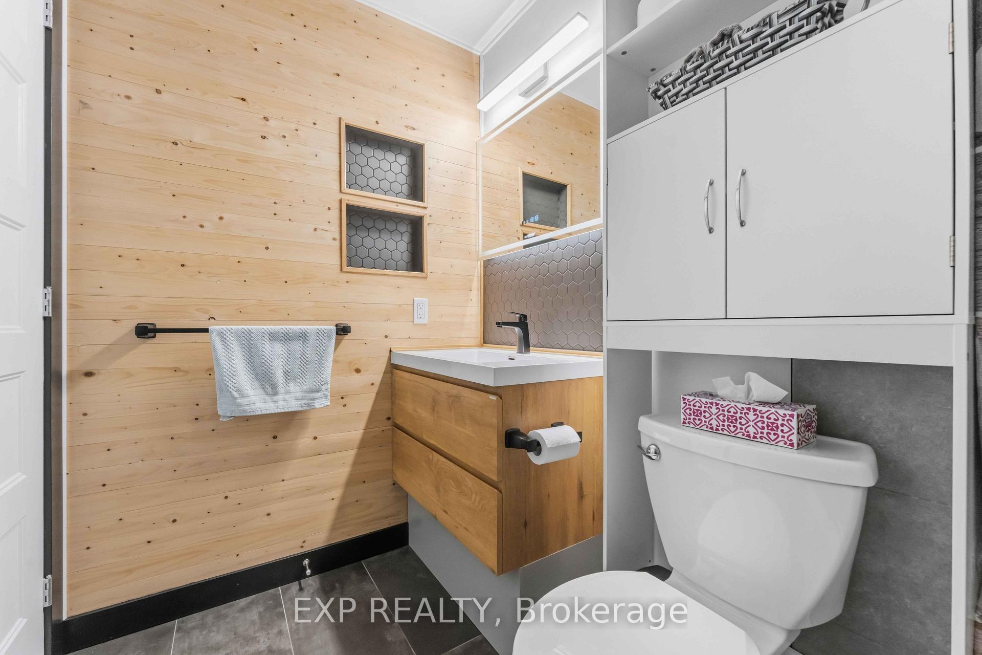 Photo 34 of Unit J, 104 Artesa Private, Ottawa, Kanata - Emerald Meadows/Trailwest — HOMEH