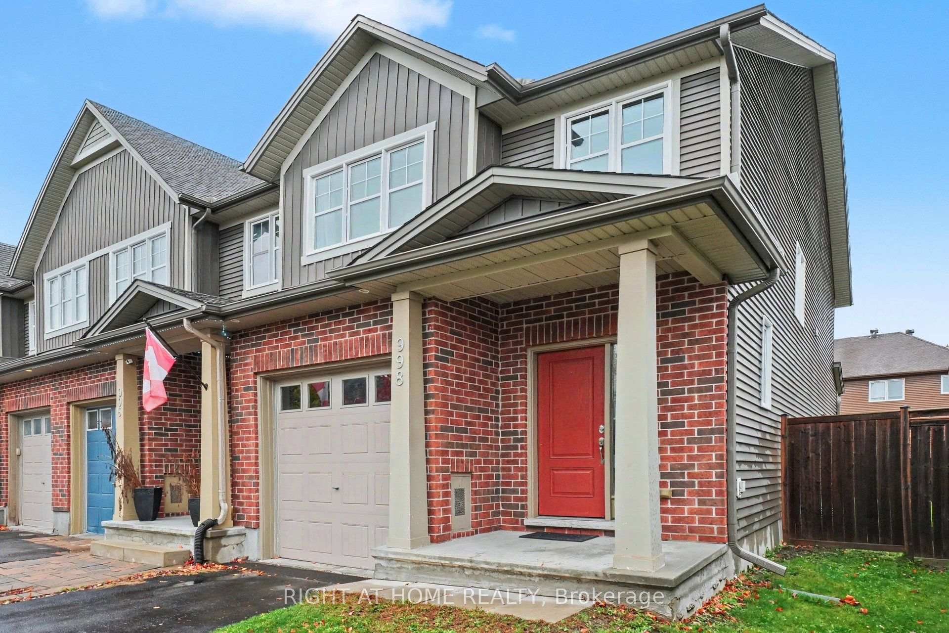 Photo 2 of 998 Bunchberry Way, Ottawa, Blossom Park/Kemp Park/Findlay Creek — HOMEH