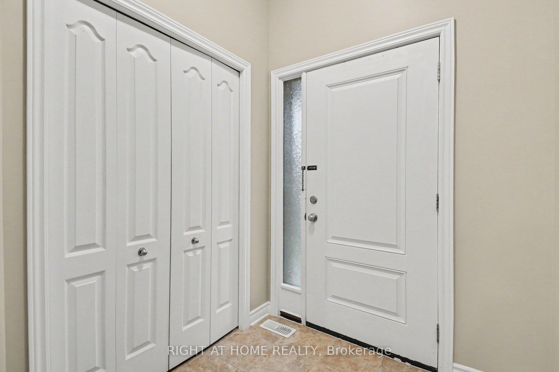 Photo 3 of 998 Bunchberry Way, Ottawa, Blossom Park/Kemp Park/Findlay Creek — HOMEH