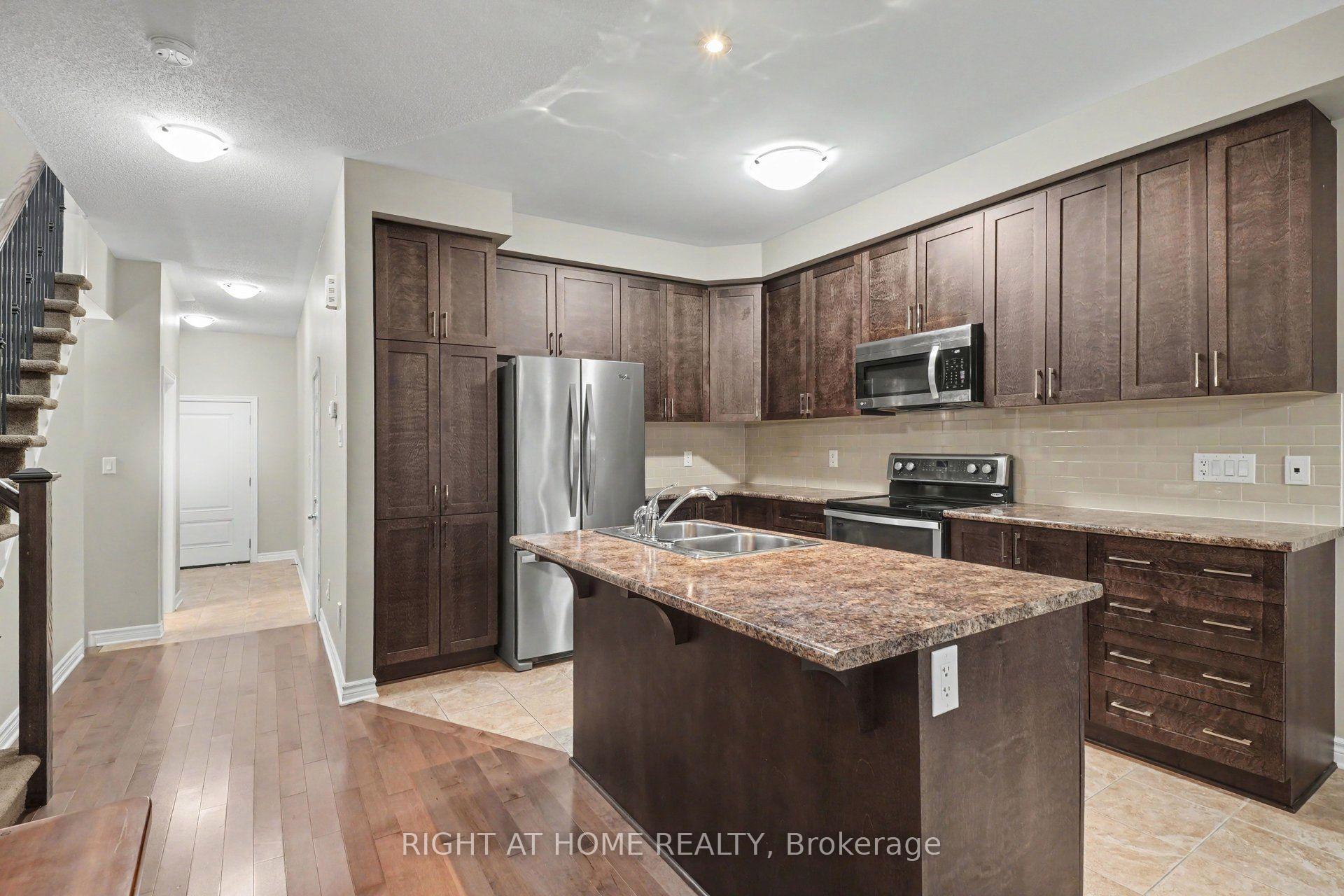 Photo 4 of 998 Bunchberry Way, Ottawa, Blossom Park/Kemp Park/Findlay Creek — HOMEH