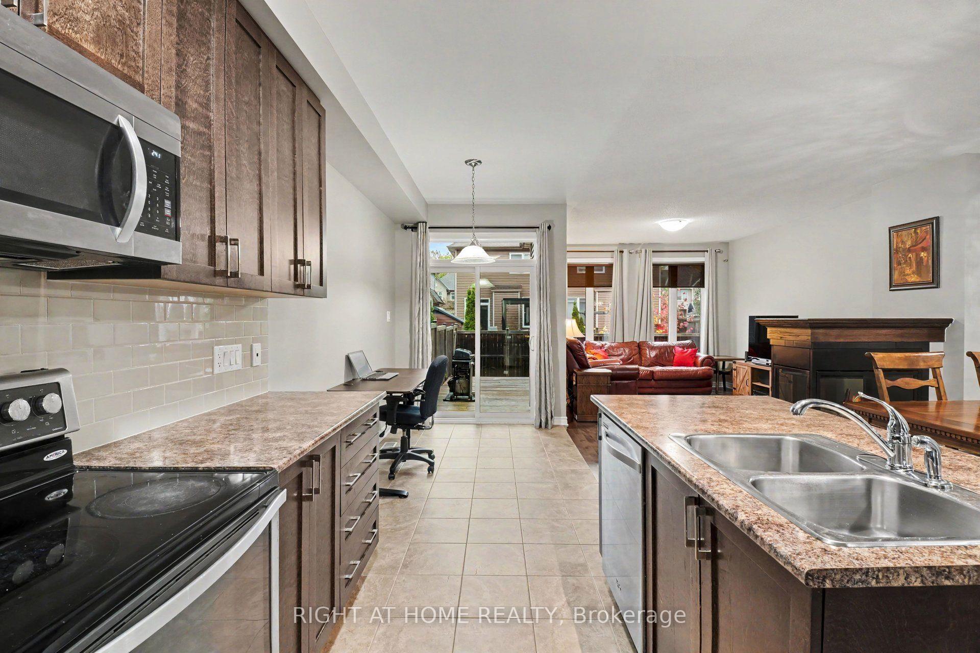 Photo 6 of 998 Bunchberry Way, Ottawa, Blossom Park/Kemp Park/Findlay Creek — HOMEH