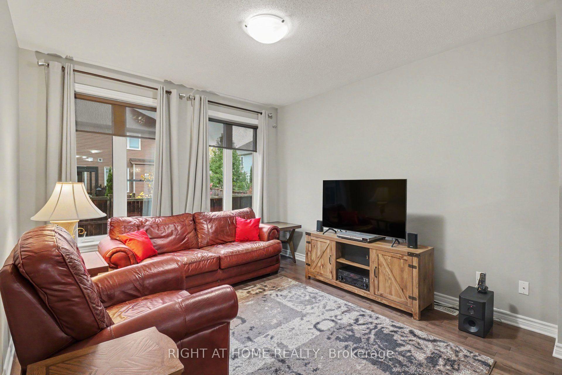 Photo 10 of 998 Bunchberry Way, Ottawa, Blossom Park/Kemp Park/Findlay Creek — HOMEH