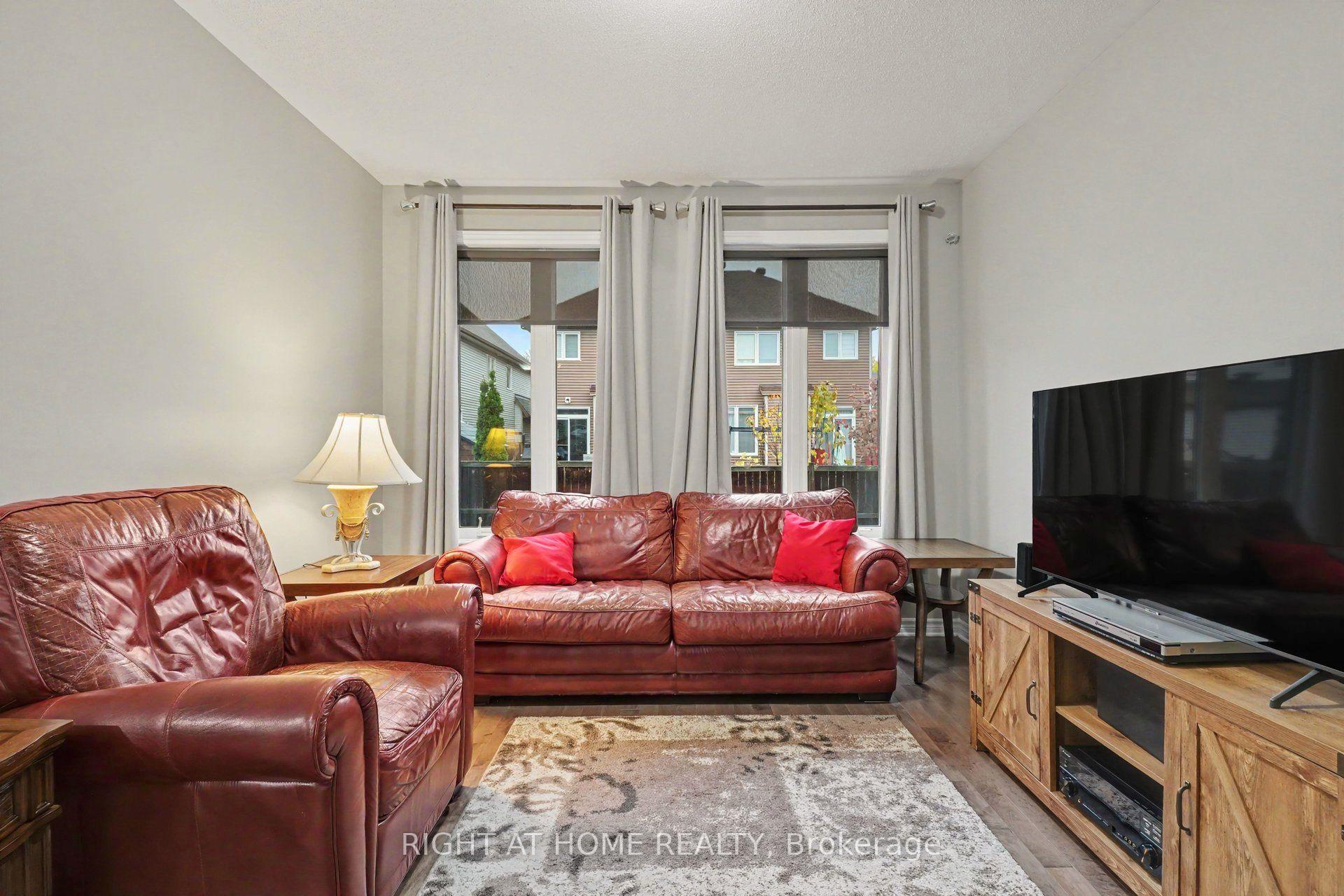 Photo 12 of 998 Bunchberry Way, Ottawa, Blossom Park/Kemp Park/Findlay Creek — HOMEH