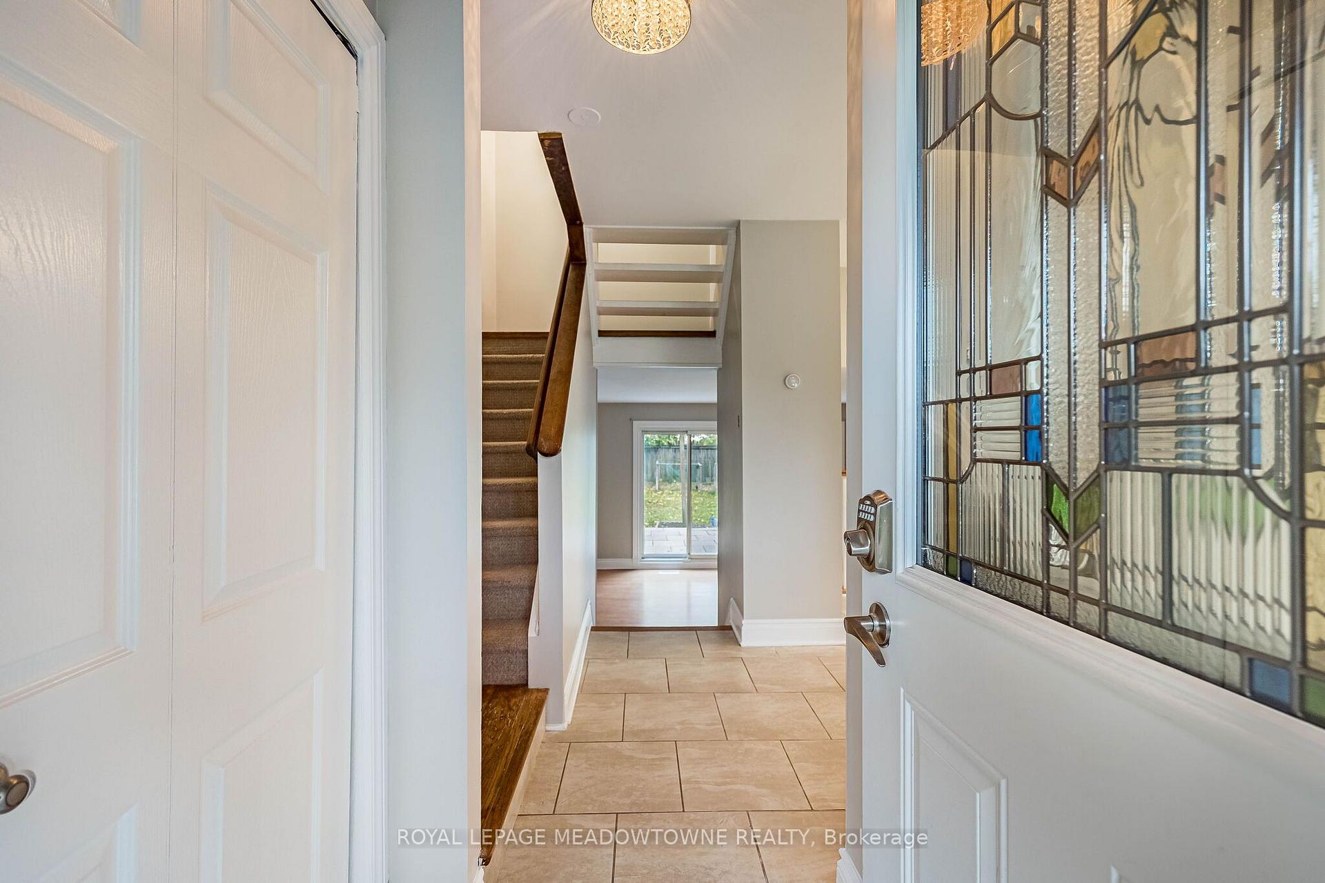 Photo 6 of 2600 Constable Road, Mississauga, Clarkson — HOMEH