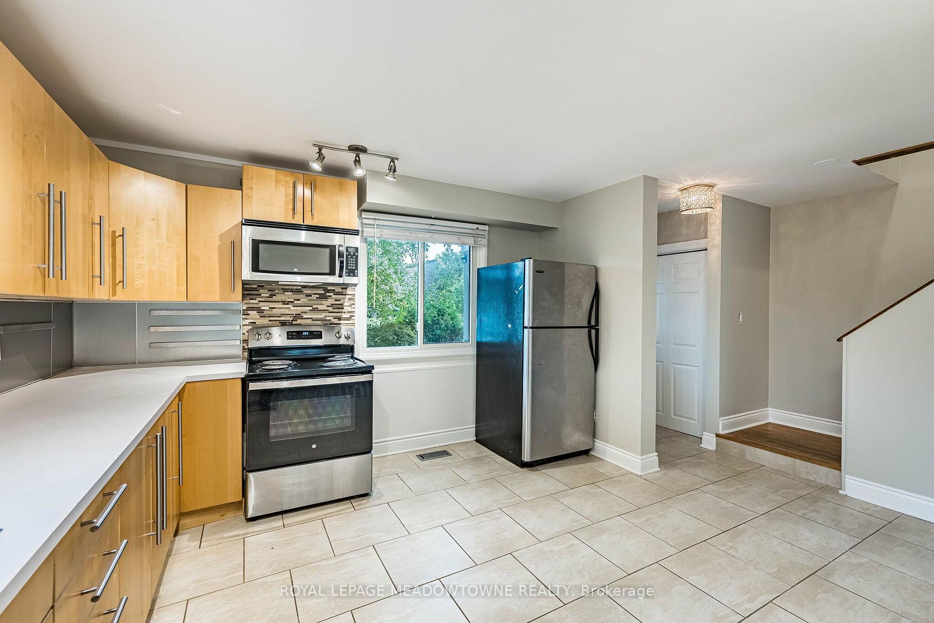 Photo 13 of 2600 Constable Road, Mississauga, Clarkson — HOMEH