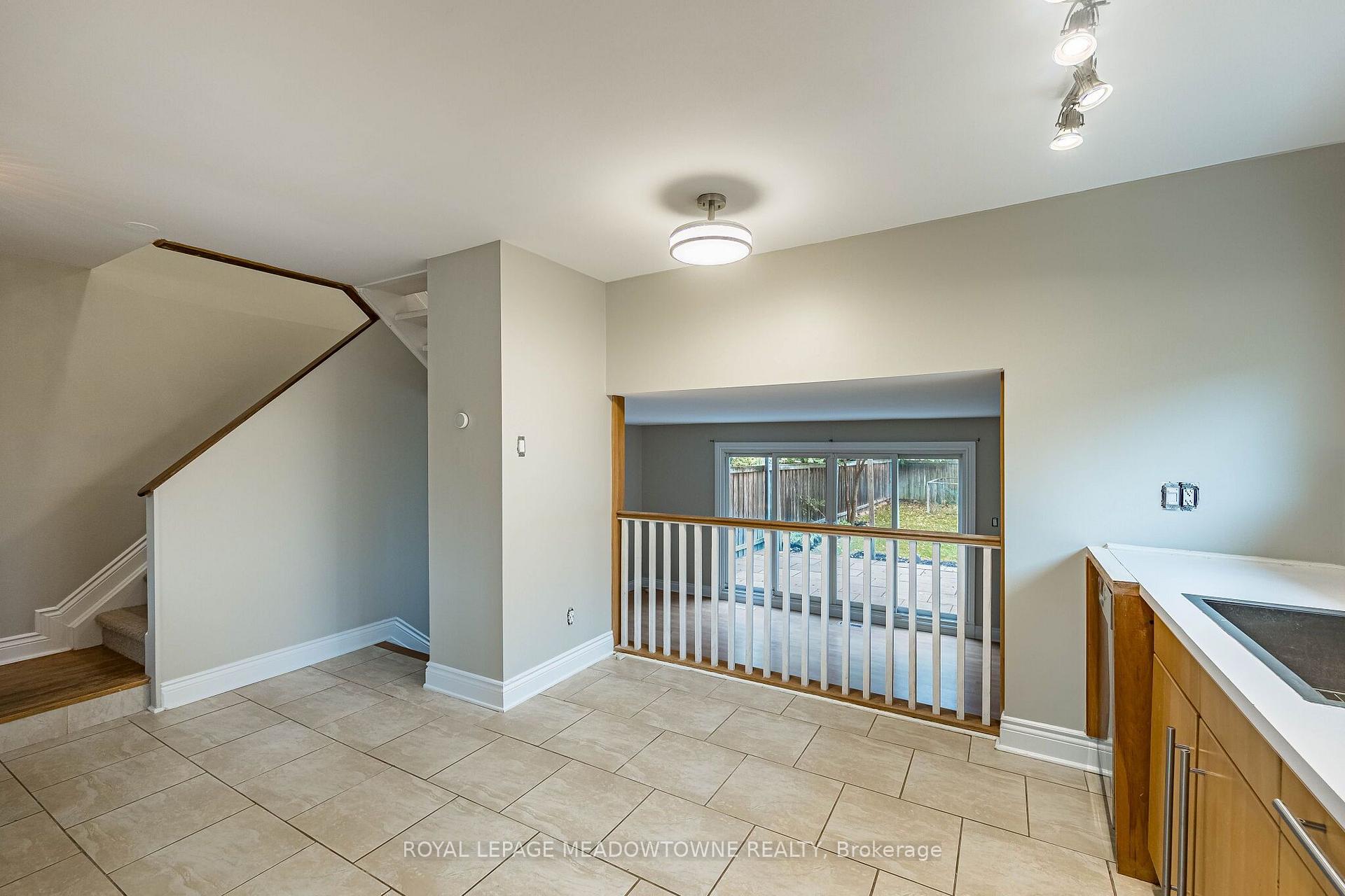 Photo 12 of 2600 Constable Road, Mississauga, Clarkson — HOMEH