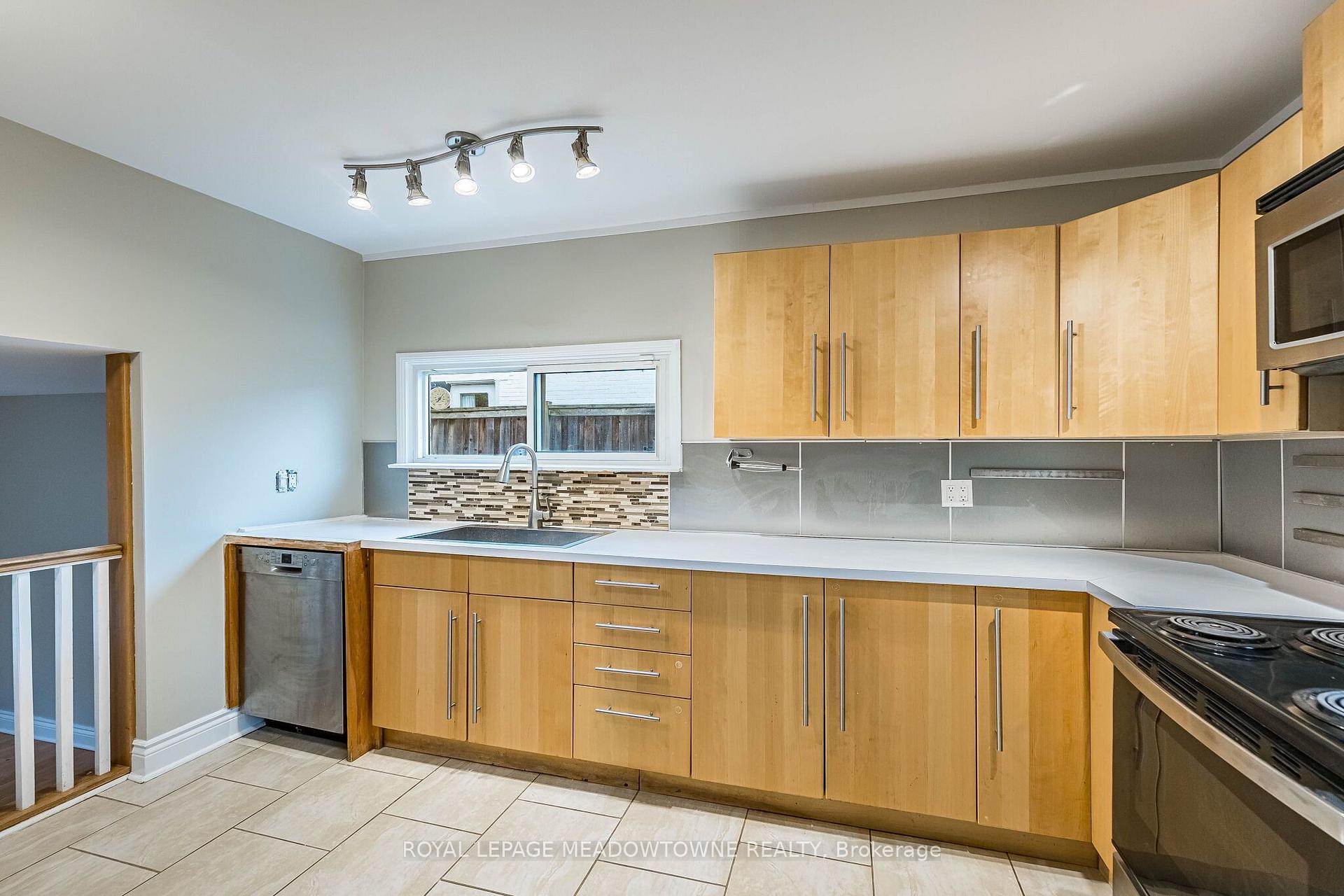 Photo 16 of 2600 Constable Road, Mississauga, Clarkson — HOMEH