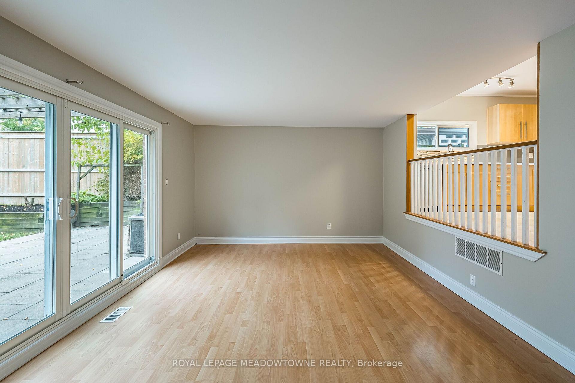 Photo 23 of 2600 Constable Road, Mississauga, Clarkson — HOMEH