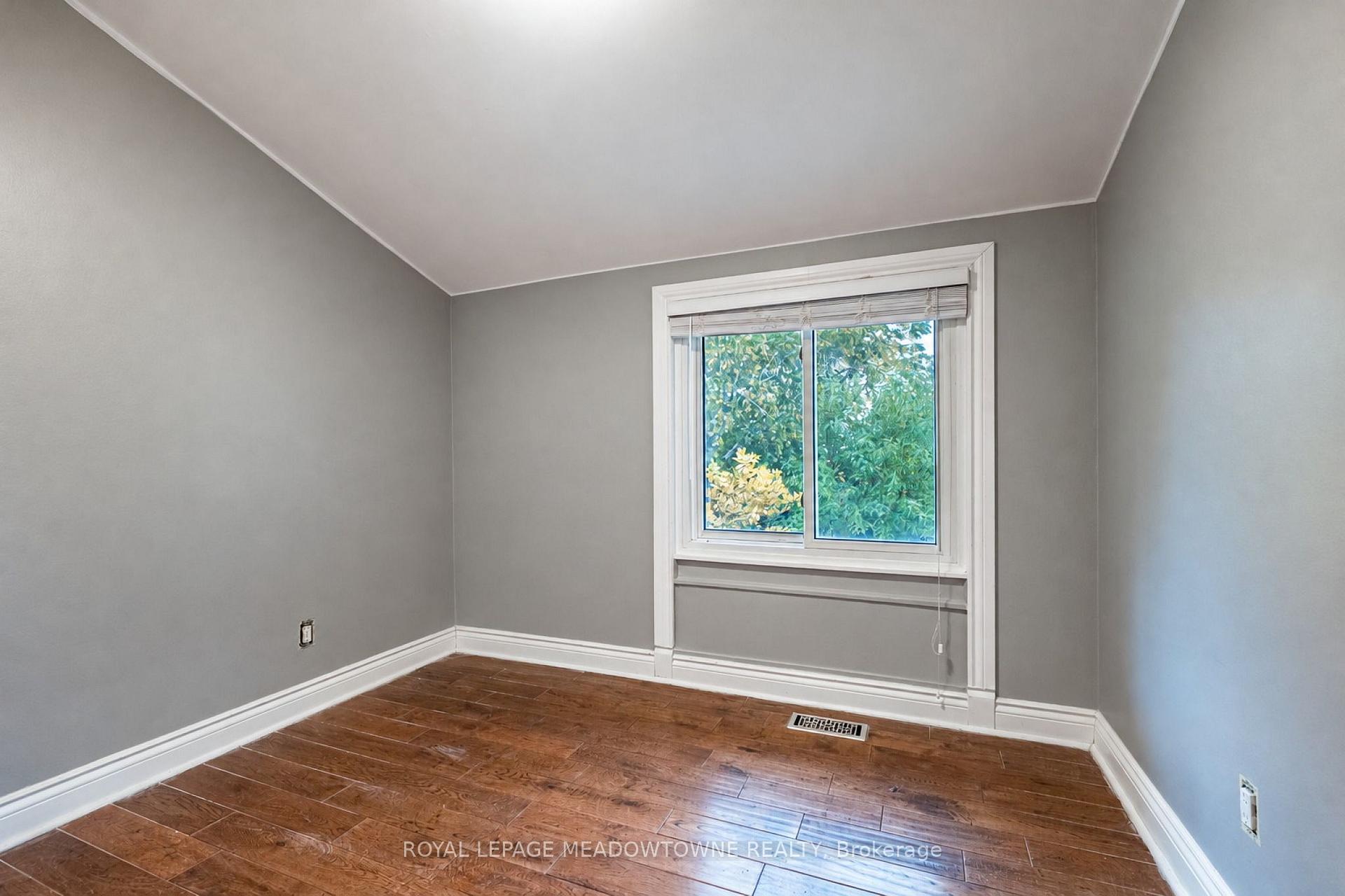 Photo 32 of 2600 Constable Road, Mississauga, Clarkson — HOMEH