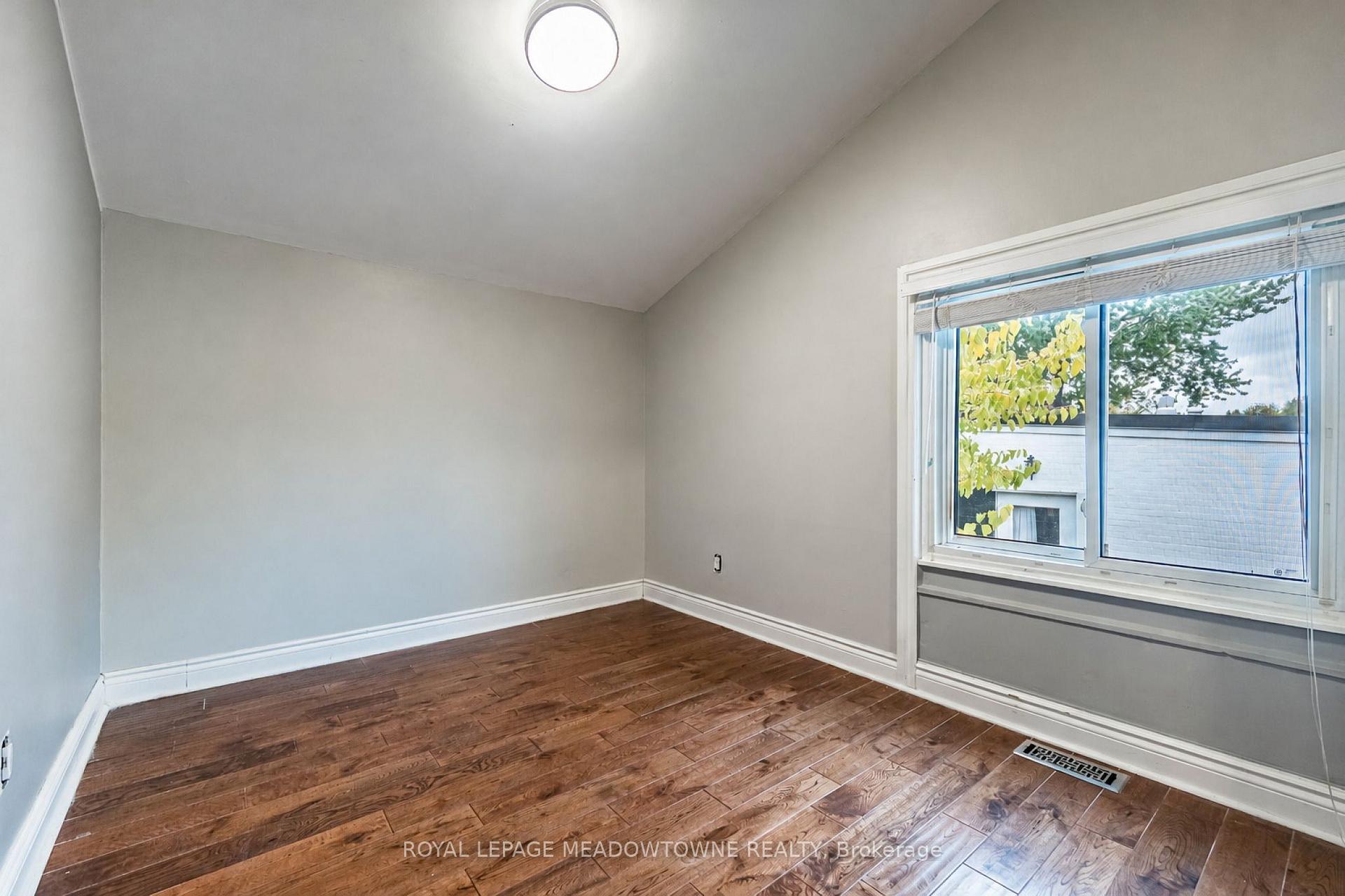 Photo 31 of 2600 Constable Road, Mississauga, Clarkson — HOMEH