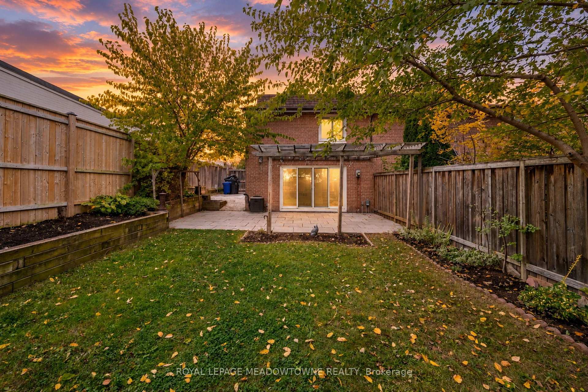 Photo 51 of 2600 Constable Road, Mississauga, Clarkson — HOMEH