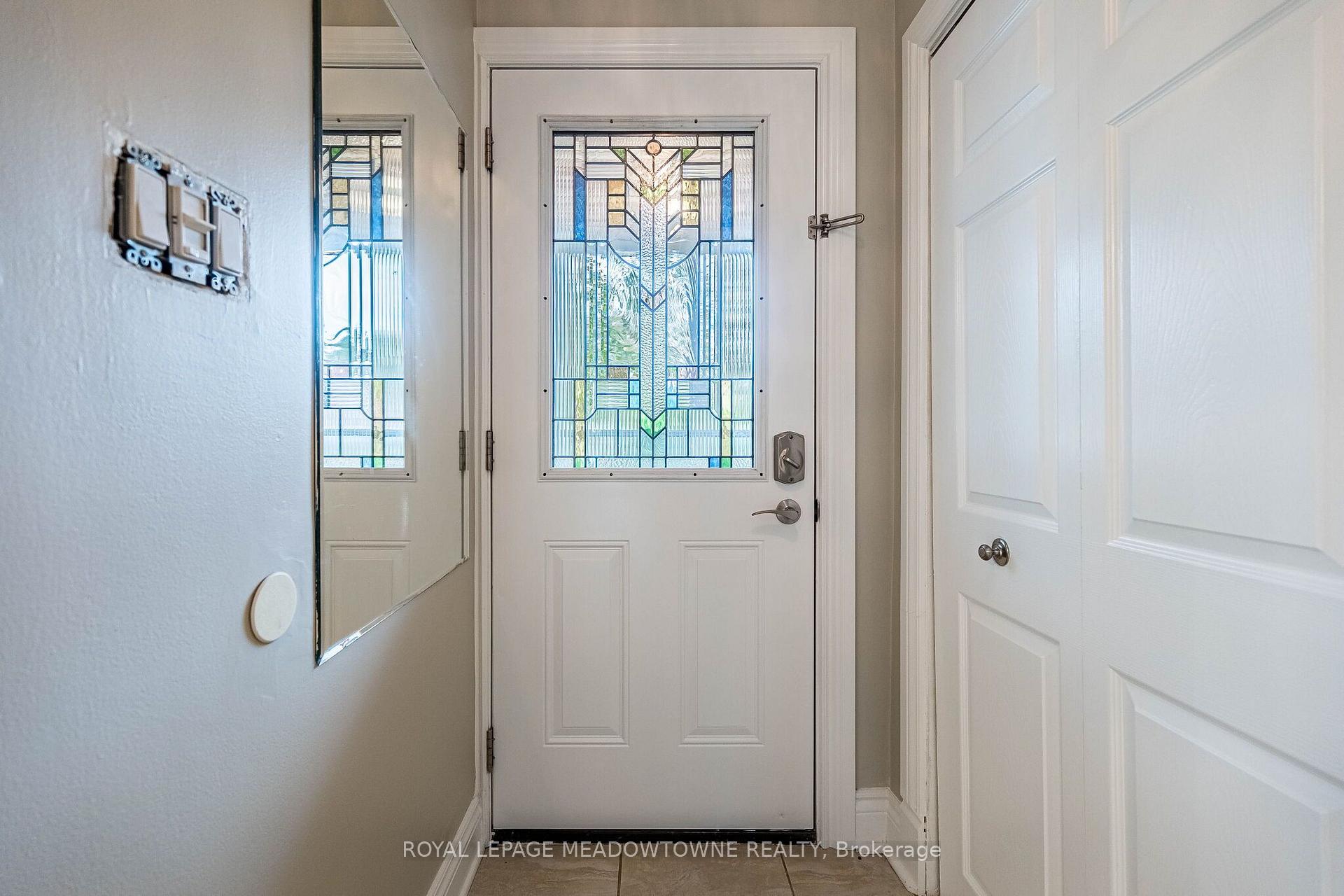 Photo 7 of 2600 Constable Road, Mississauga, Clarkson — HOMEH