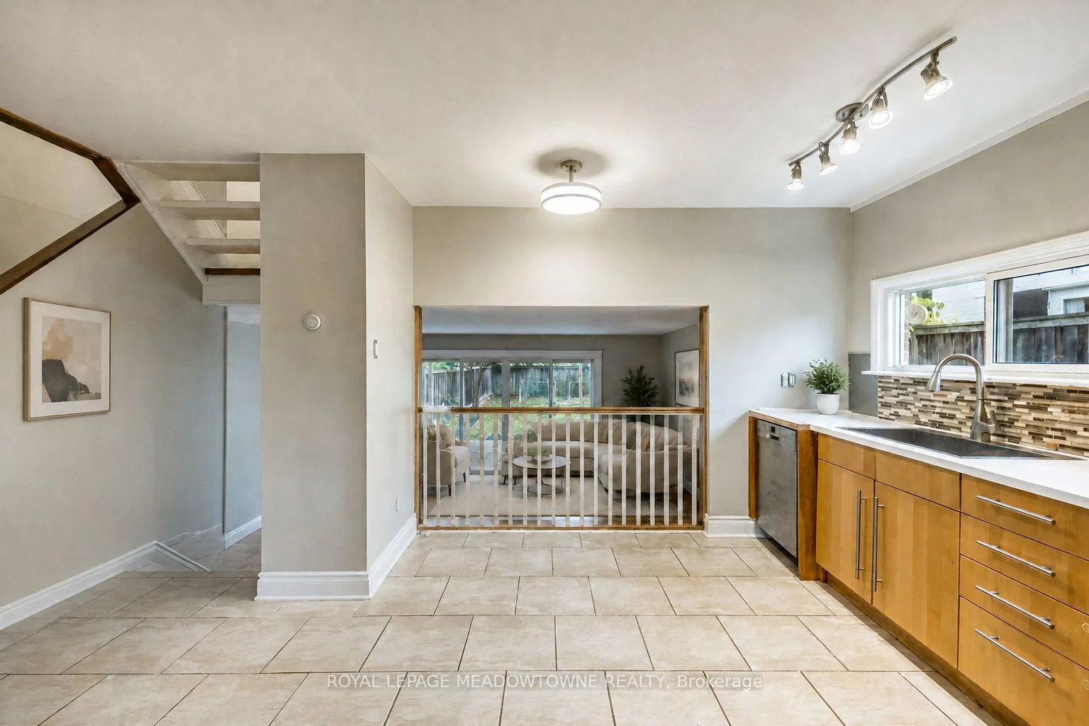Photo 14 of 2600 Constable Road, Mississauga, Clarkson — HOMEH