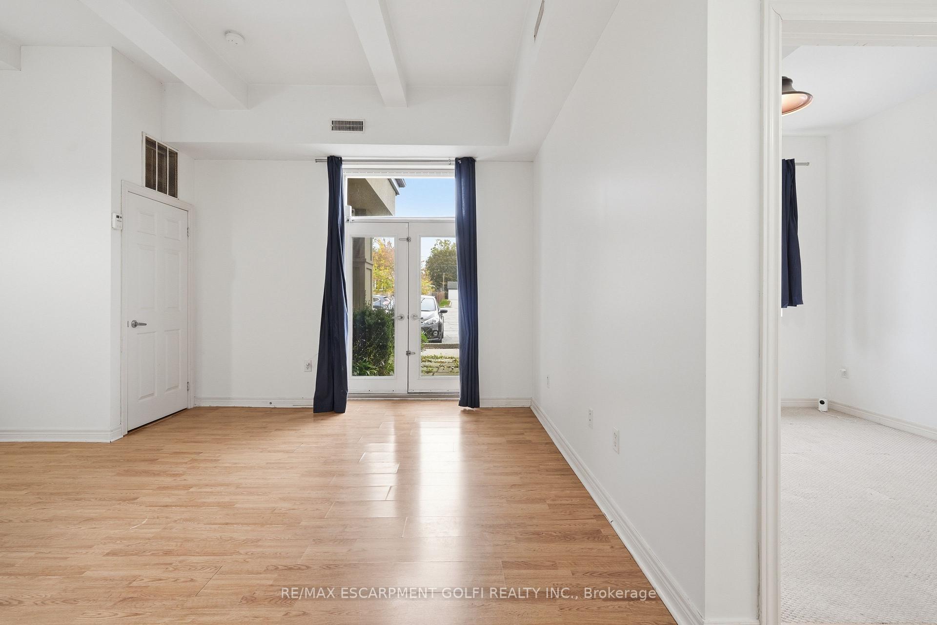 Photo 3 of Unit 105, 6365 Drummond Road, Niagara Falls, Dorchester — HOMEH