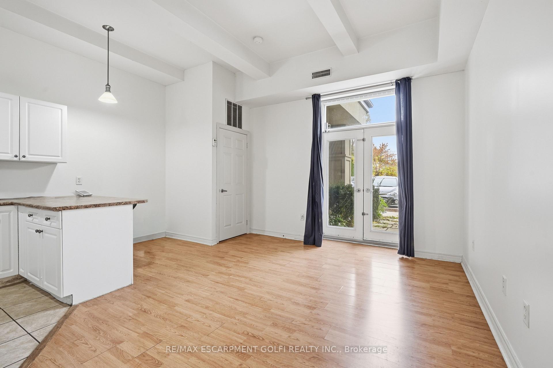 Photo 4 of Unit 105, 6365 Drummond Road, Niagara Falls, Dorchester — HOMEH