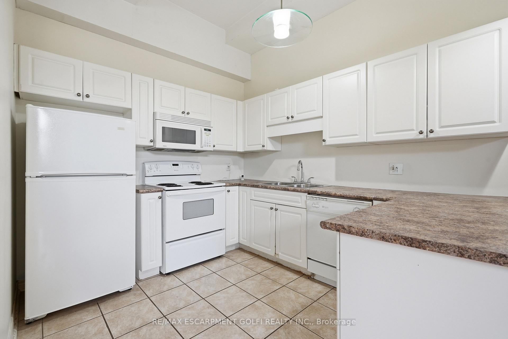 Photo 5 of Unit 105, 6365 Drummond Road, Niagara Falls, Dorchester — HOMEH