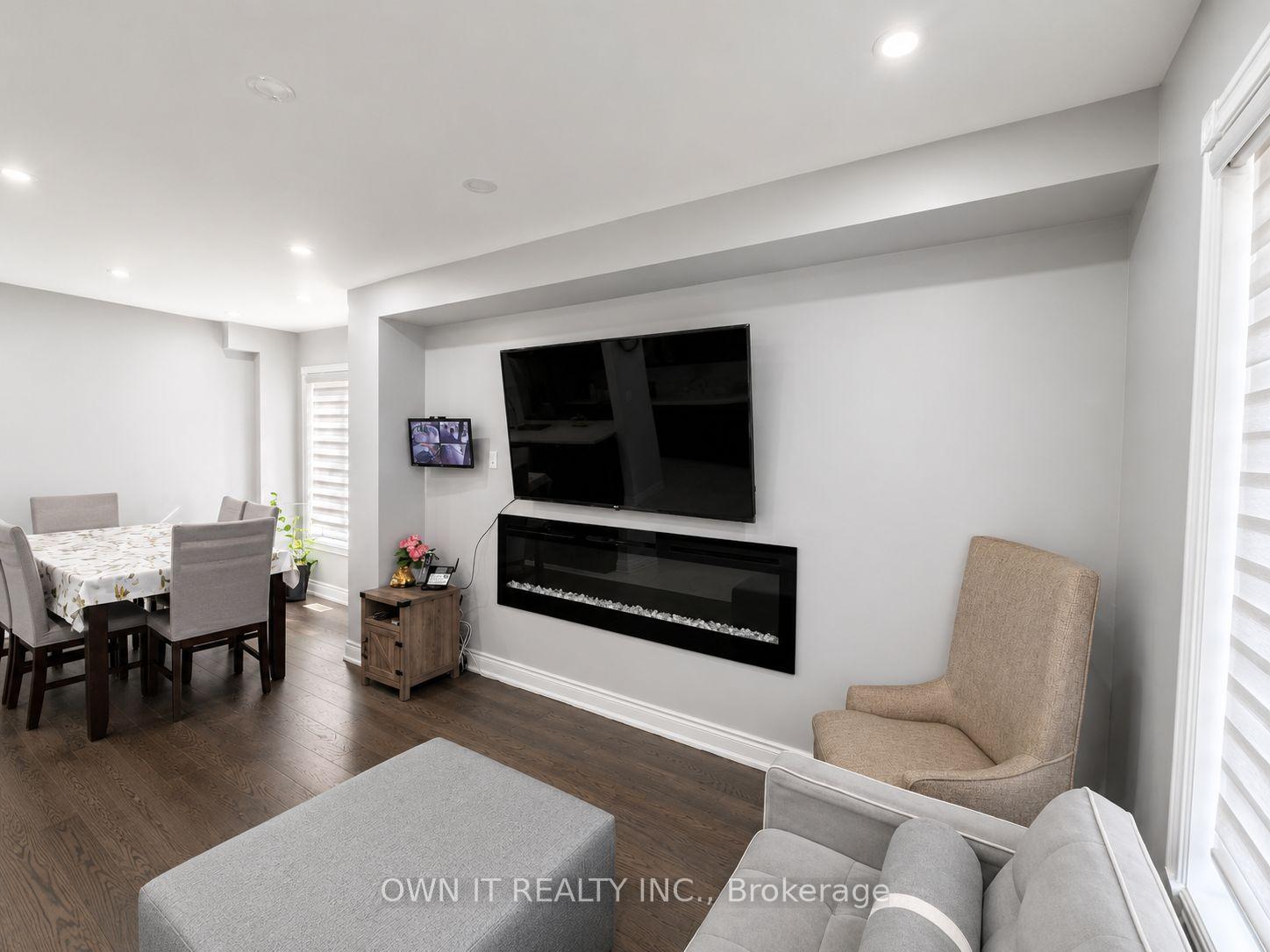 Photo 4 of 137 Prairie Rose Circle, Brampton, Sandringham-Wellington — HOMEH