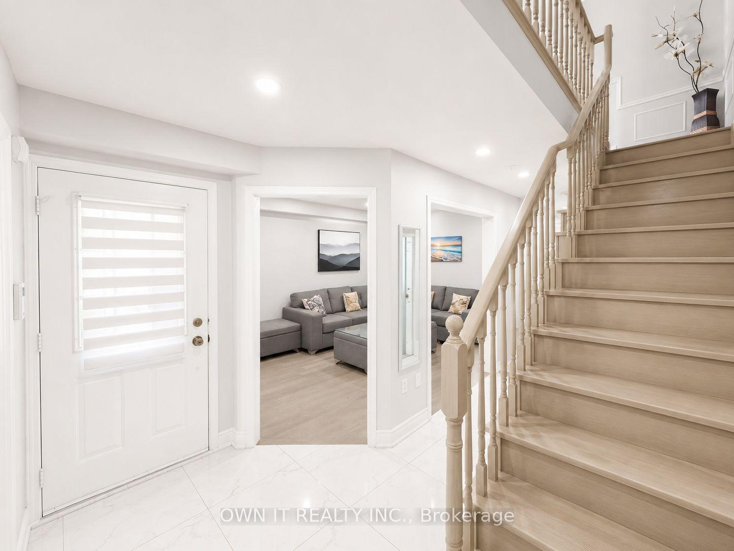 Photo 5 of 137 Prairie Rose Circle, Brampton, Sandringham-Wellington — HOMEH