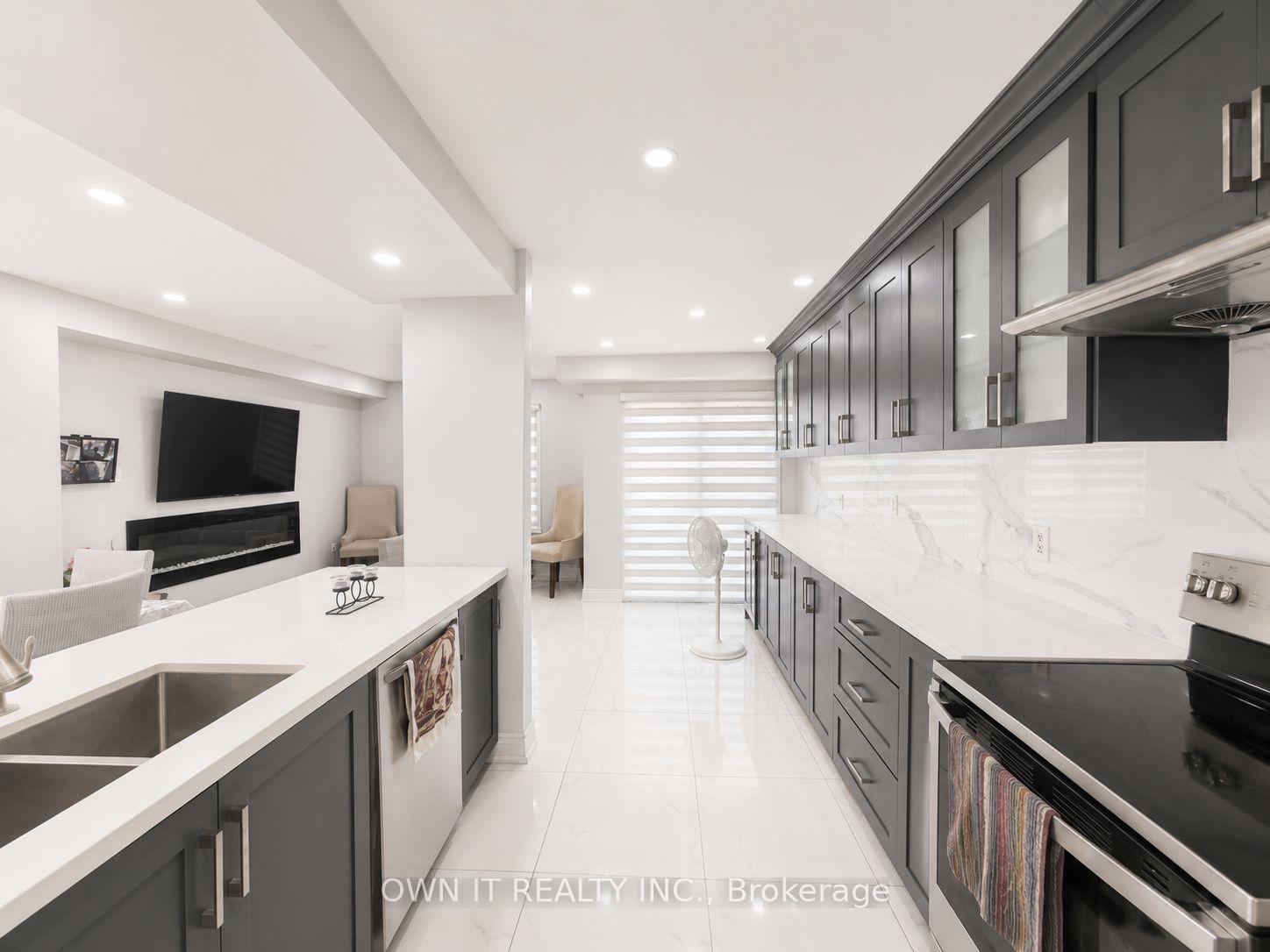 Photo 8 of 137 Prairie Rose Circle, Brampton, Sandringham-Wellington — HOMEH