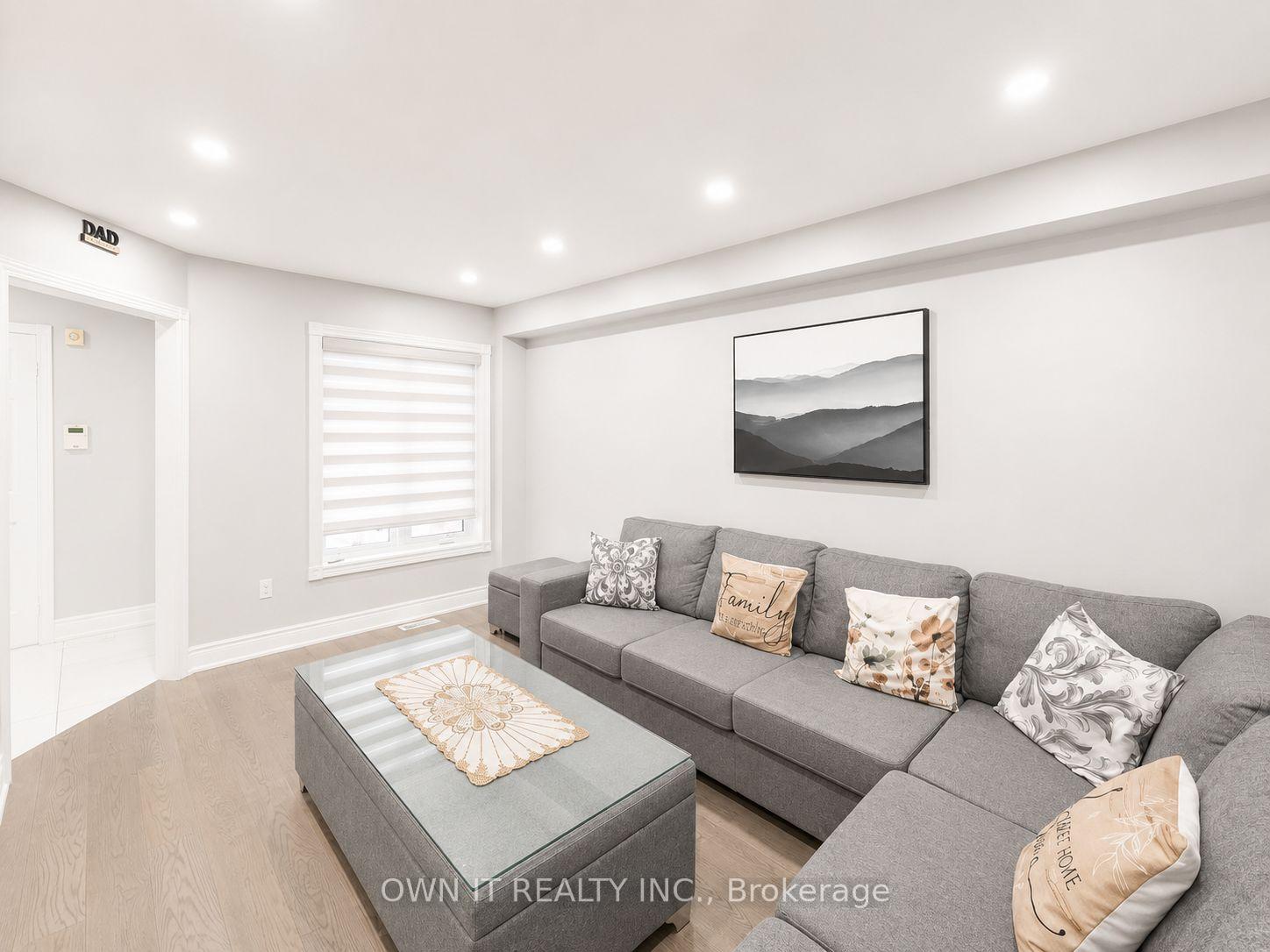 Photo 13 of 137 Prairie Rose Circle, Brampton, Sandringham-Wellington — HOMEH