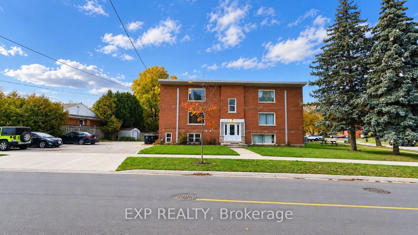 Photo 2 of Unit 4, 157 Bruce Street, Kitchener, Heritage Park/Rosemount — HOMEH
