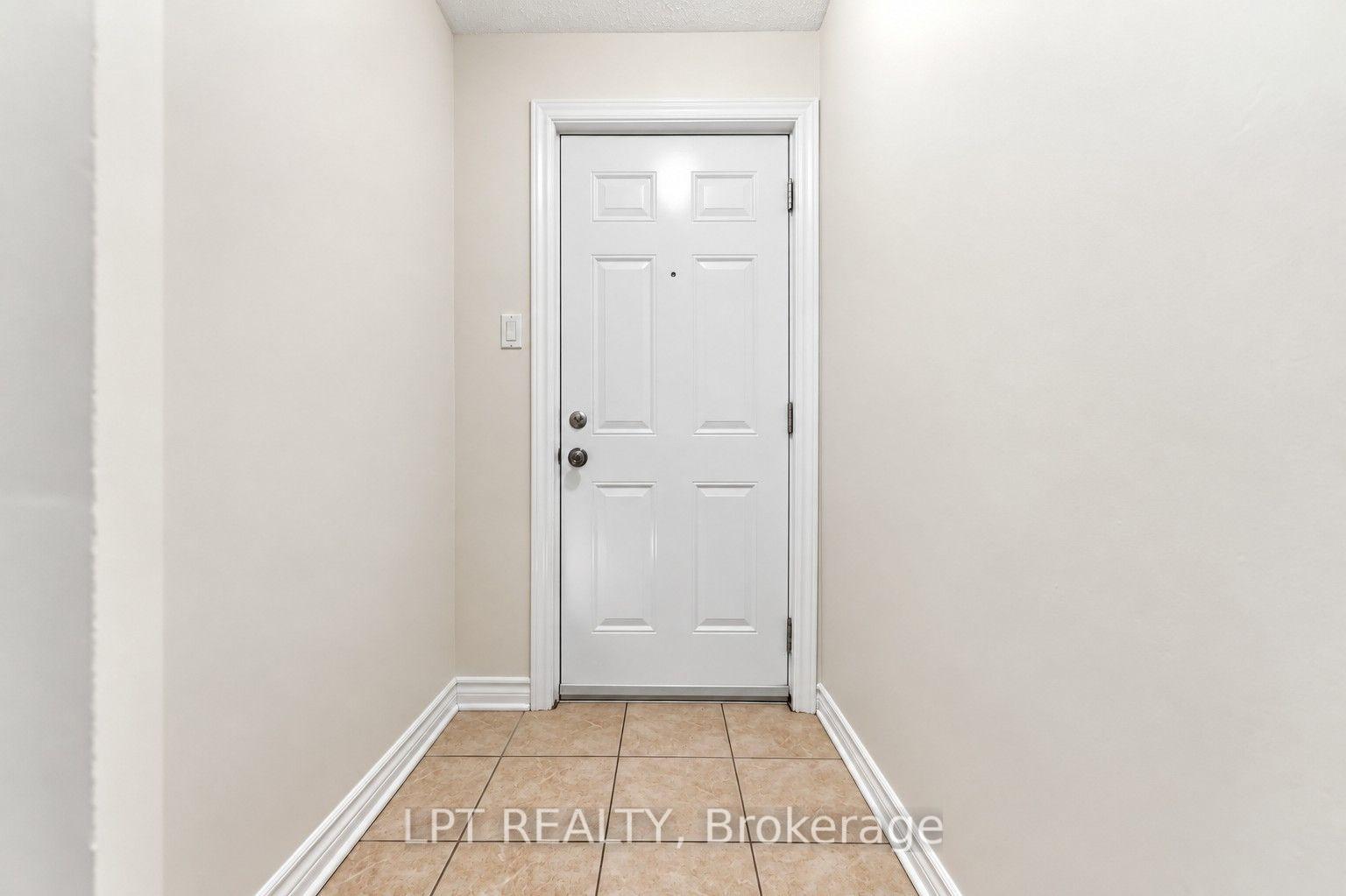 Photo 2 of Unit B, 6722 Jeanne d'Arc Boulevard, Ottawa, Convent Glen North — HOMEH