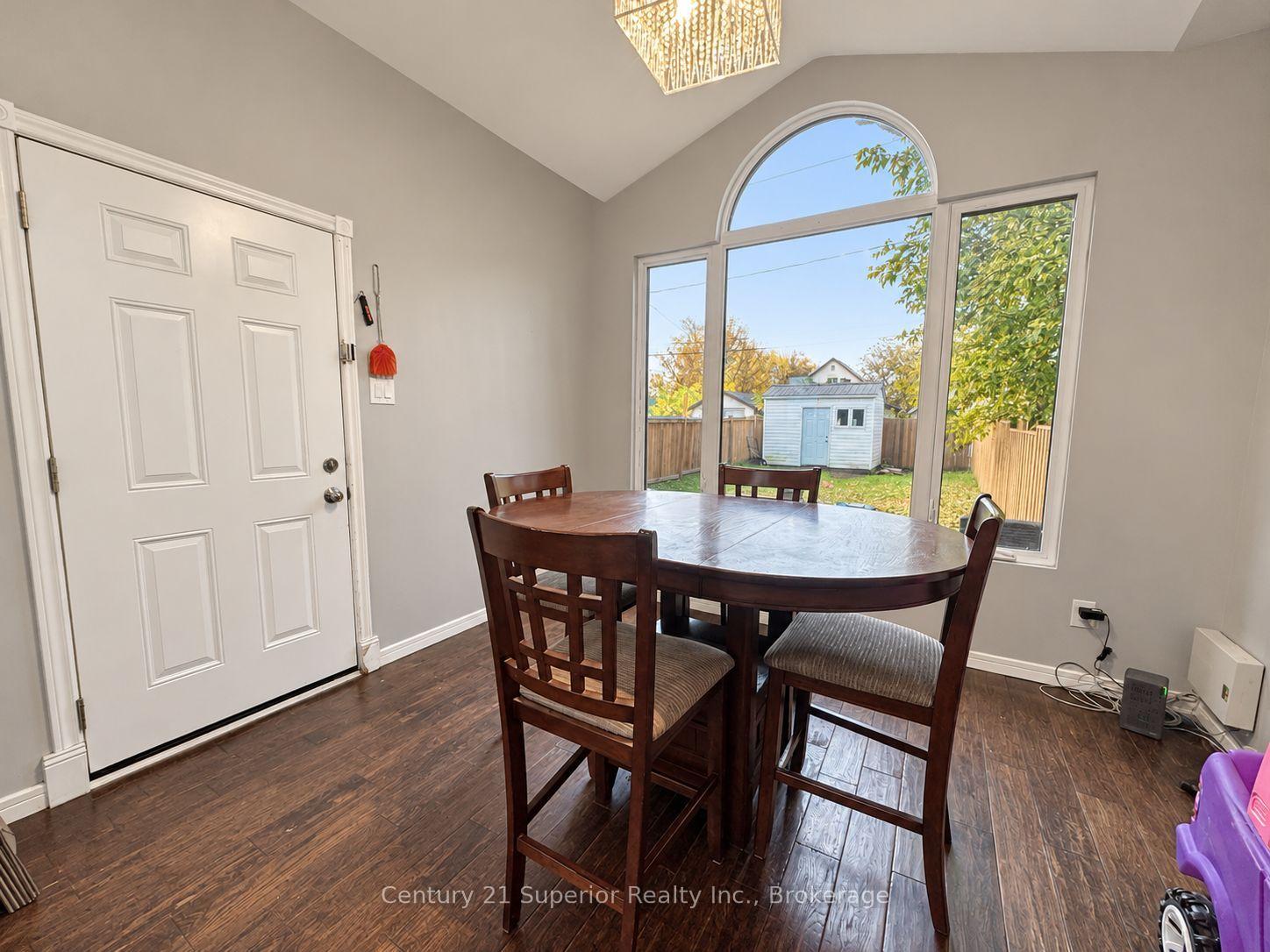 Photo 13 of 128 Bethune Street, Thunder Bay, East End — HOMEH