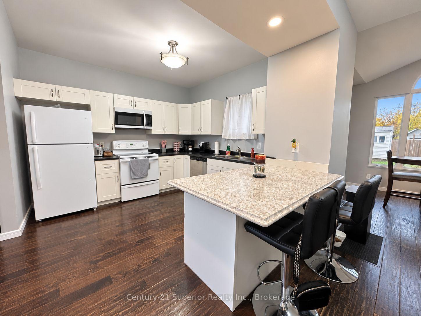 Photo 15 of 128 Bethune Street, Thunder Bay, East End — HOMEH