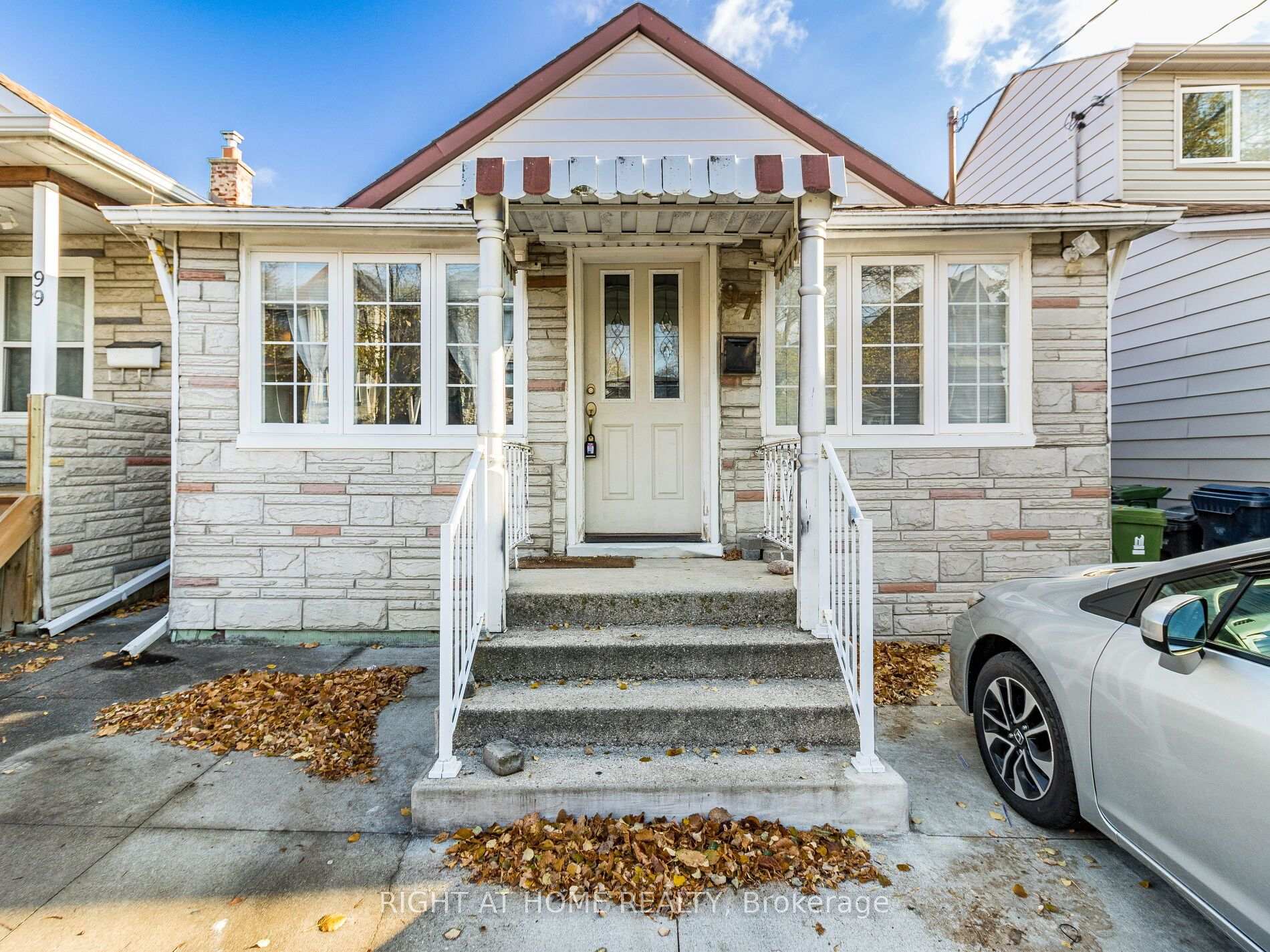 Photo 3 of 97 Twenty Ninth Street, Etobicoke, Long Branch — HOMEH