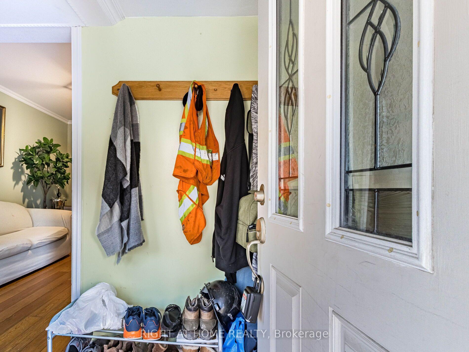 Photo 4 of 97 Twenty Ninth Street, Etobicoke, Long Branch — HOMEH