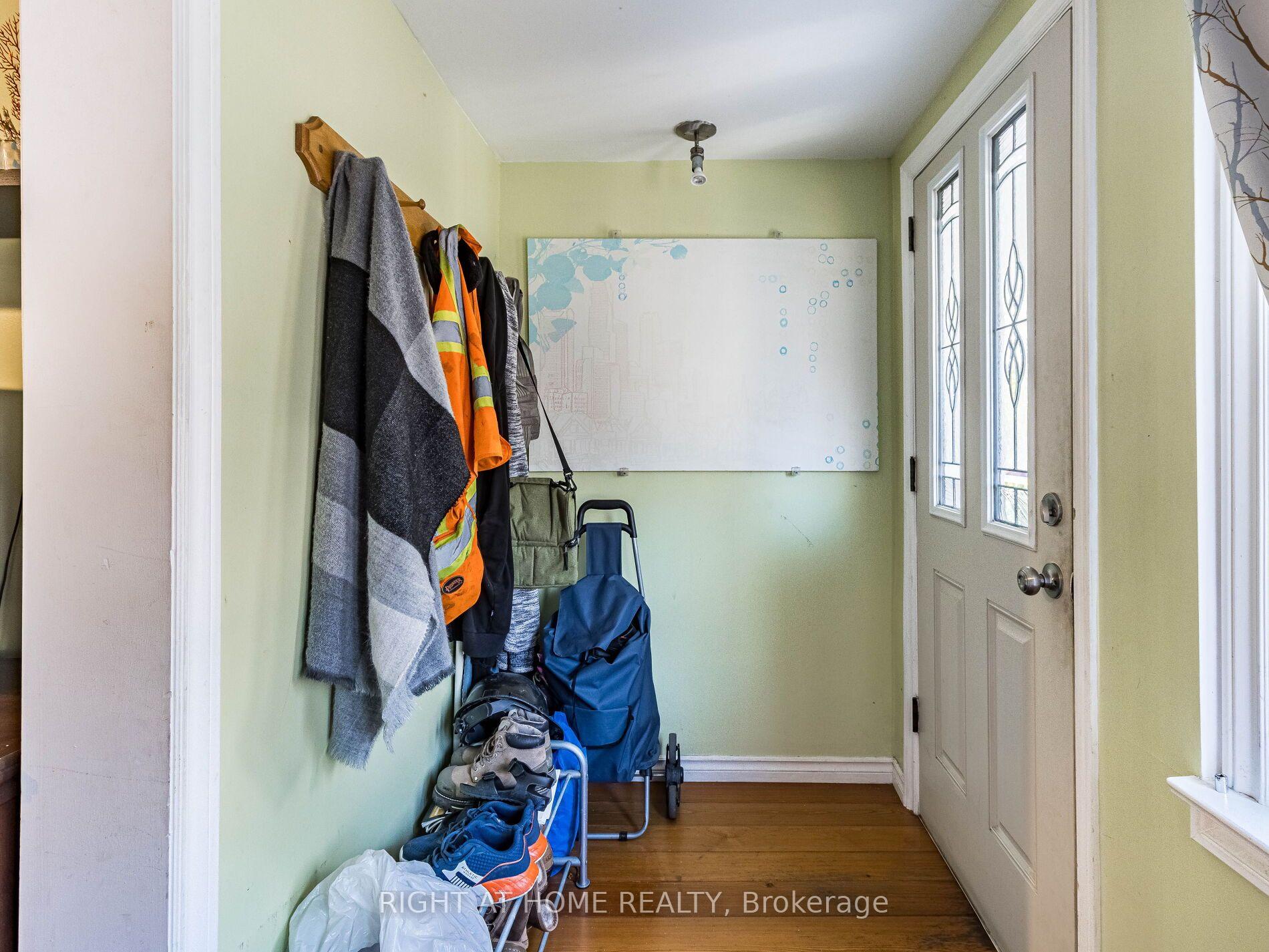 Photo 7 of 97 Twenty Ninth Street, Etobicoke, Long Branch — HOMEH