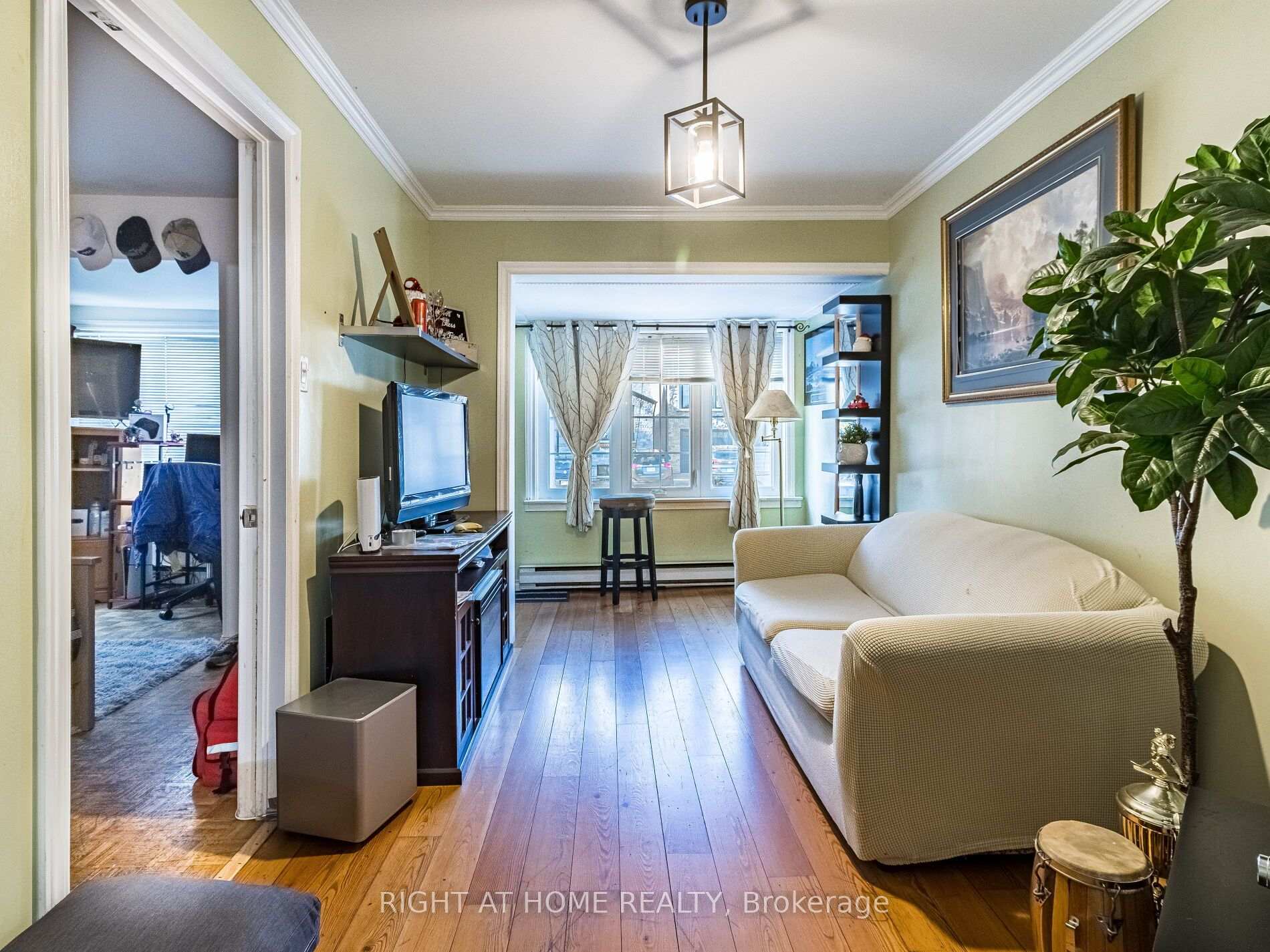 Photo 10 of 97 Twenty Ninth Street, Etobicoke, Long Branch — HOMEH
