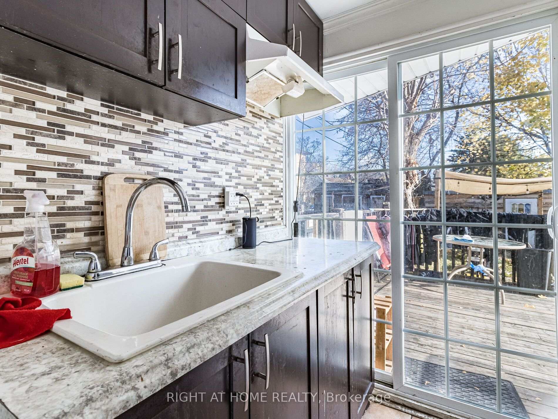 Photo 19 of 97 Twenty Ninth Street, Etobicoke, Long Branch — HOMEH