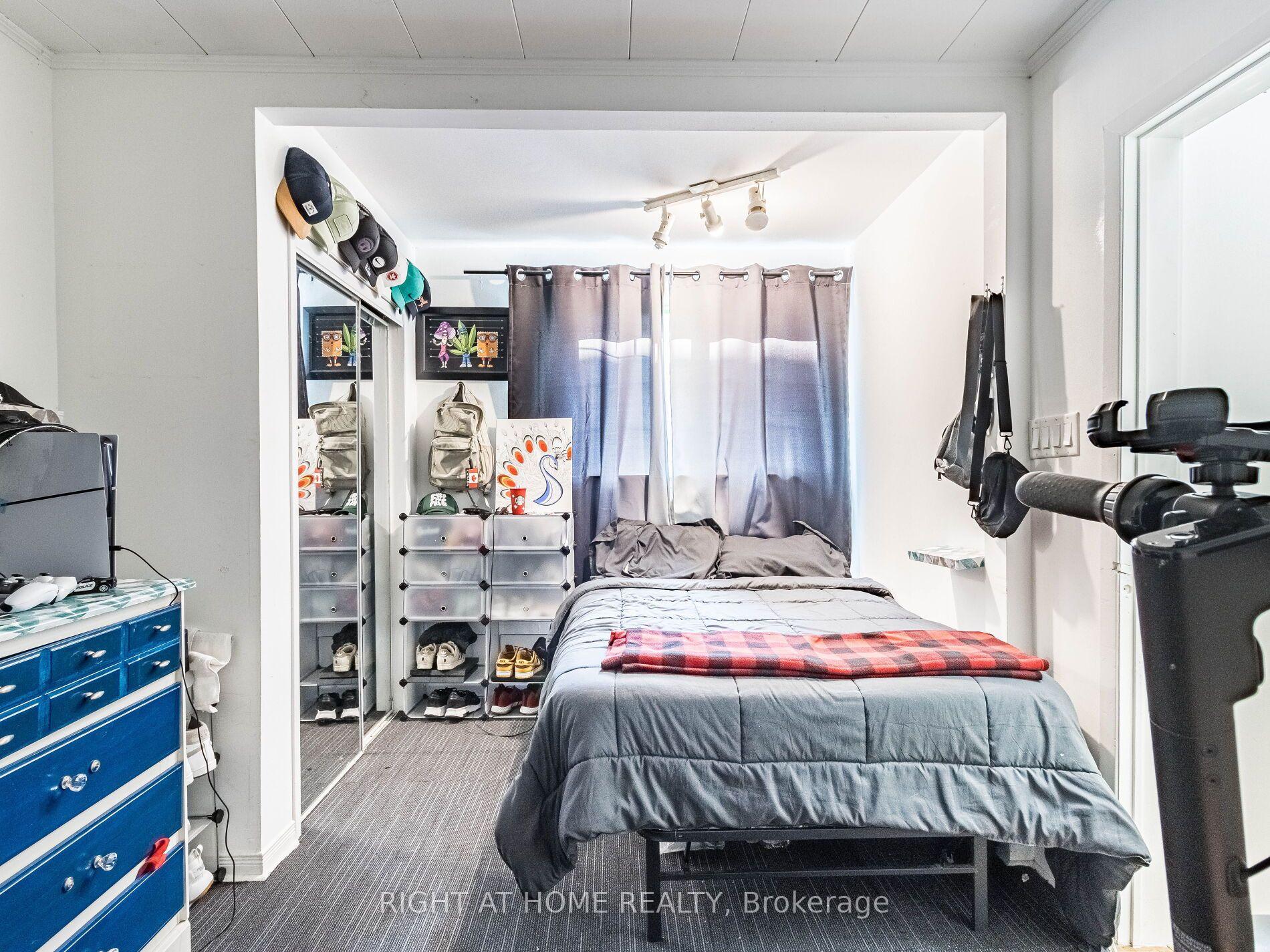 Photo 27 of 97 Twenty Ninth Street, Etobicoke, Long Branch — HOMEH