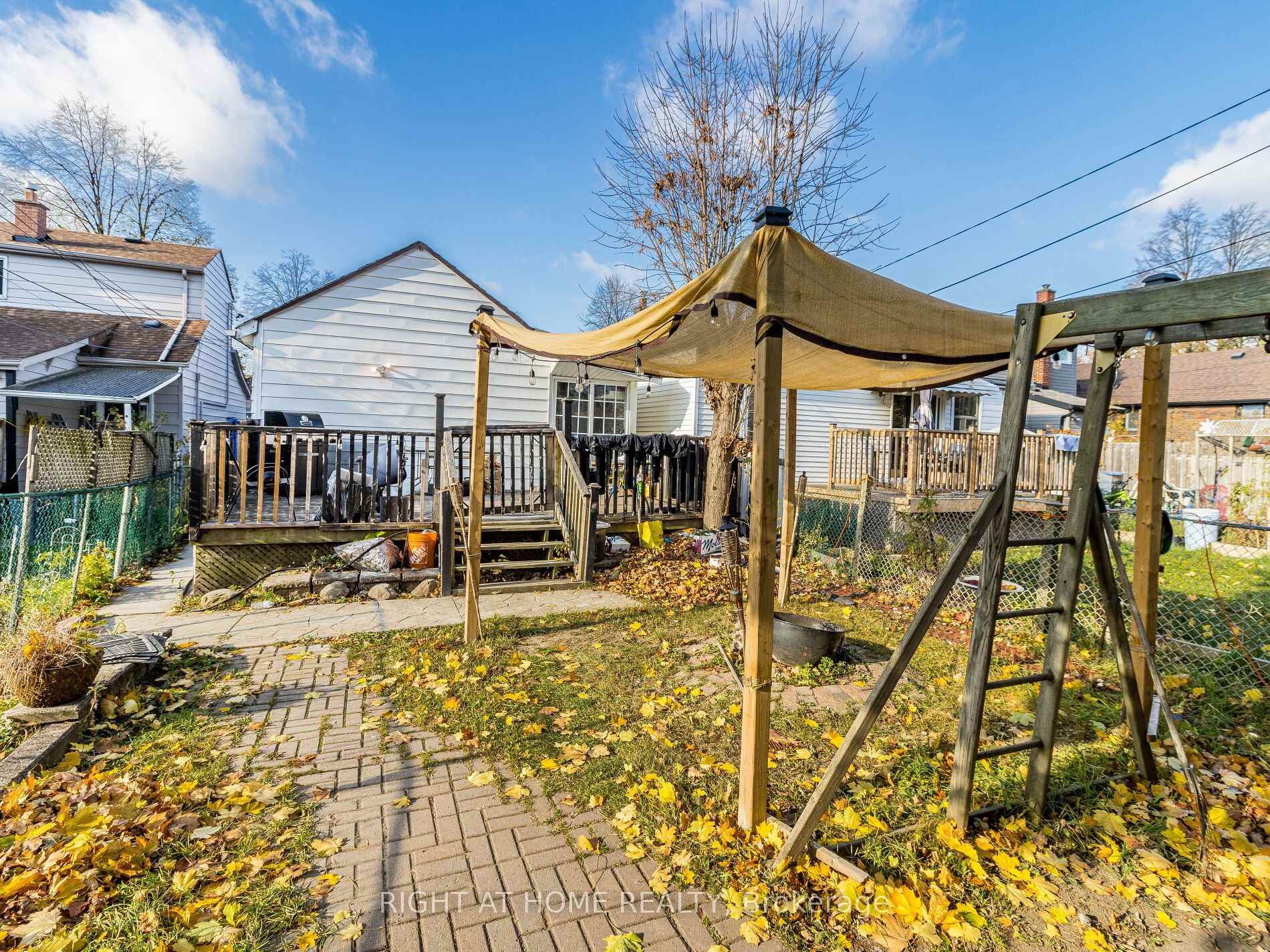 Photo 34 of 97 Twenty Ninth Street, Etobicoke, Long Branch — HOMEH
