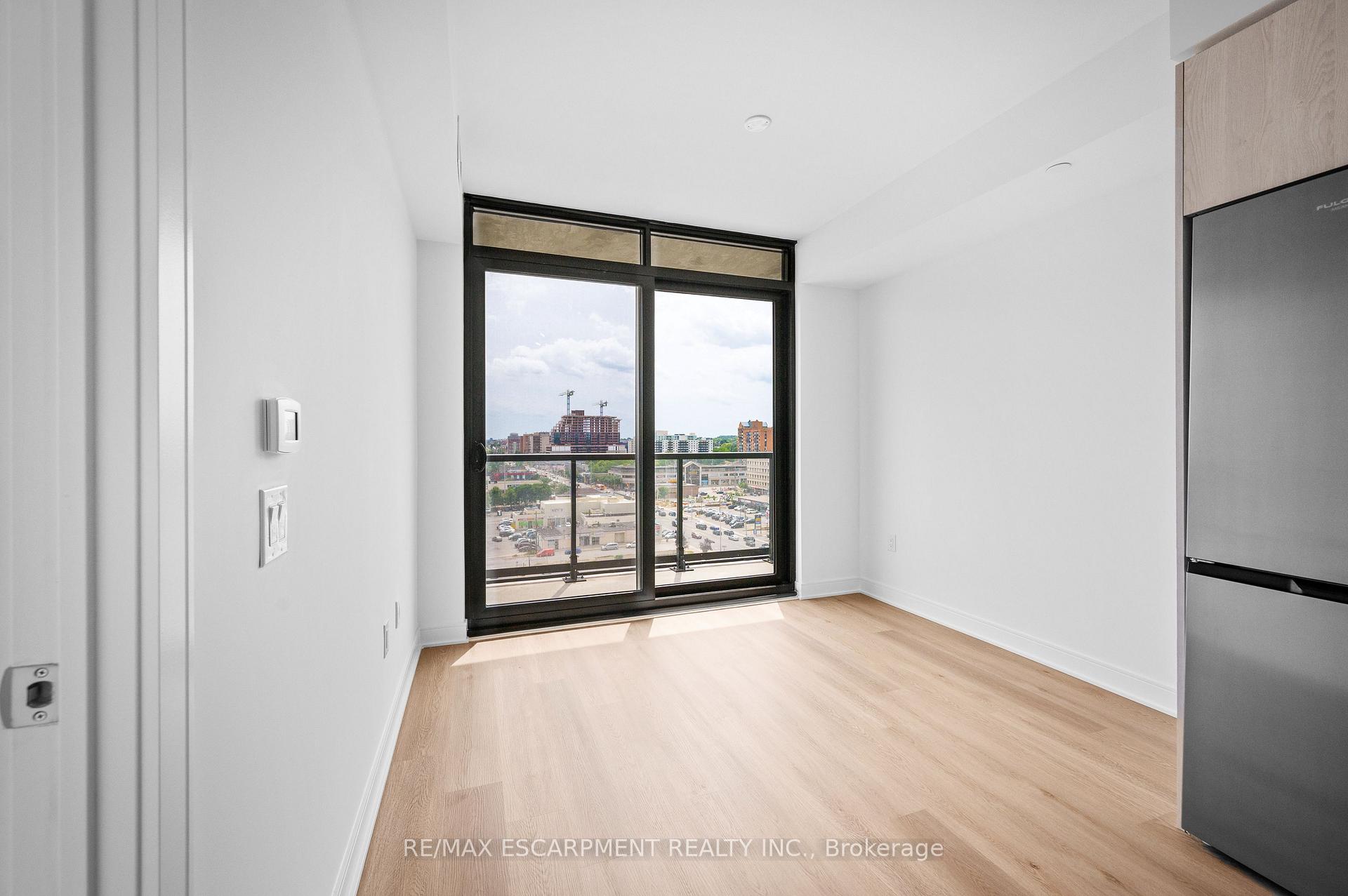 Photo 6 of Unit 1016, 86 Dundas Street E, Mississauga, Cooksville — HOMEH