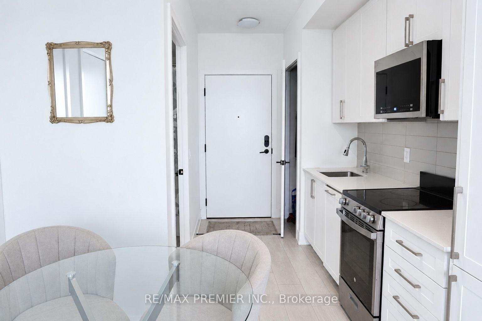 Photo 7 of Unit 544, 2450 Old Bronte Road, Oakville, Westmount — HOMEH