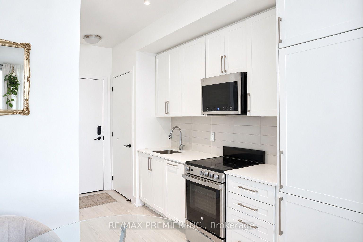 Photo 8 of Unit 544, 2450 Old Bronte Road, Oakville, Westmount — HOMEH